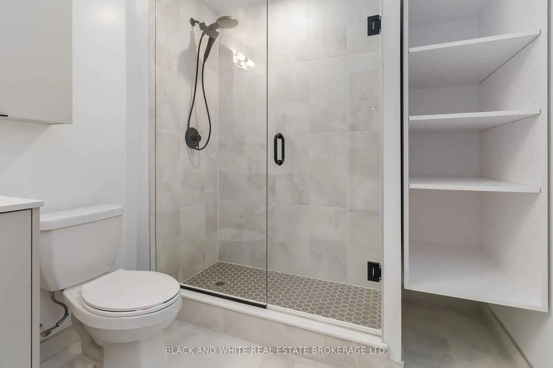 Photo 16 of Unit 912, 2088 James Street, Burlington, Brant — HOMEH