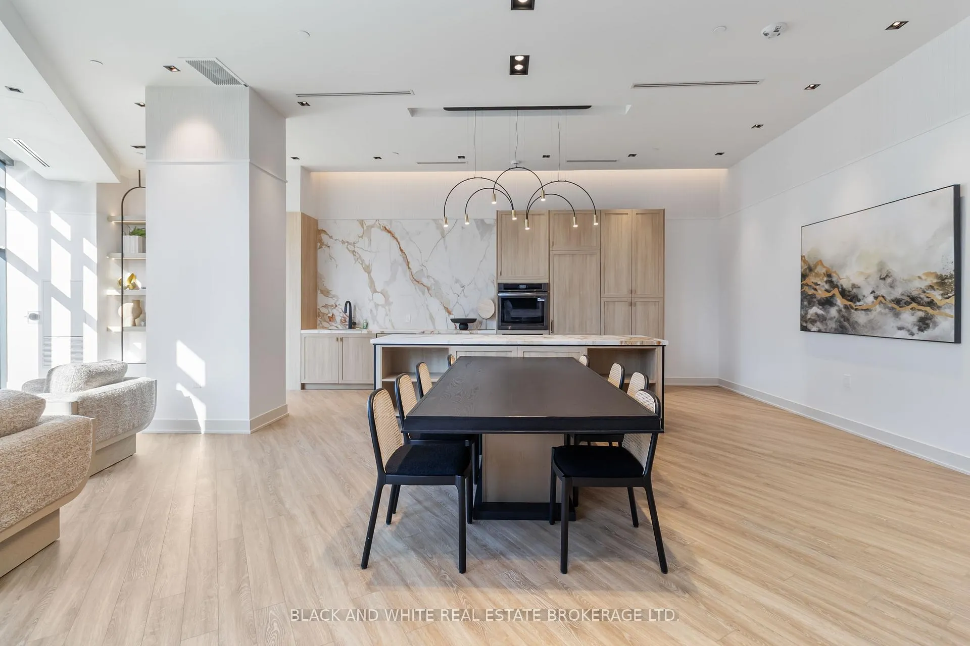 Photo 22 of Unit 912, 2088 James Street, Burlington, Brant — HOMEH