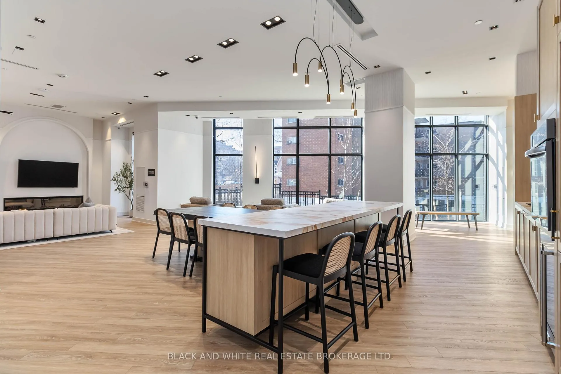 Photo 23 of Unit 912, 2088 James Street, Burlington, Brant — HOMEH
