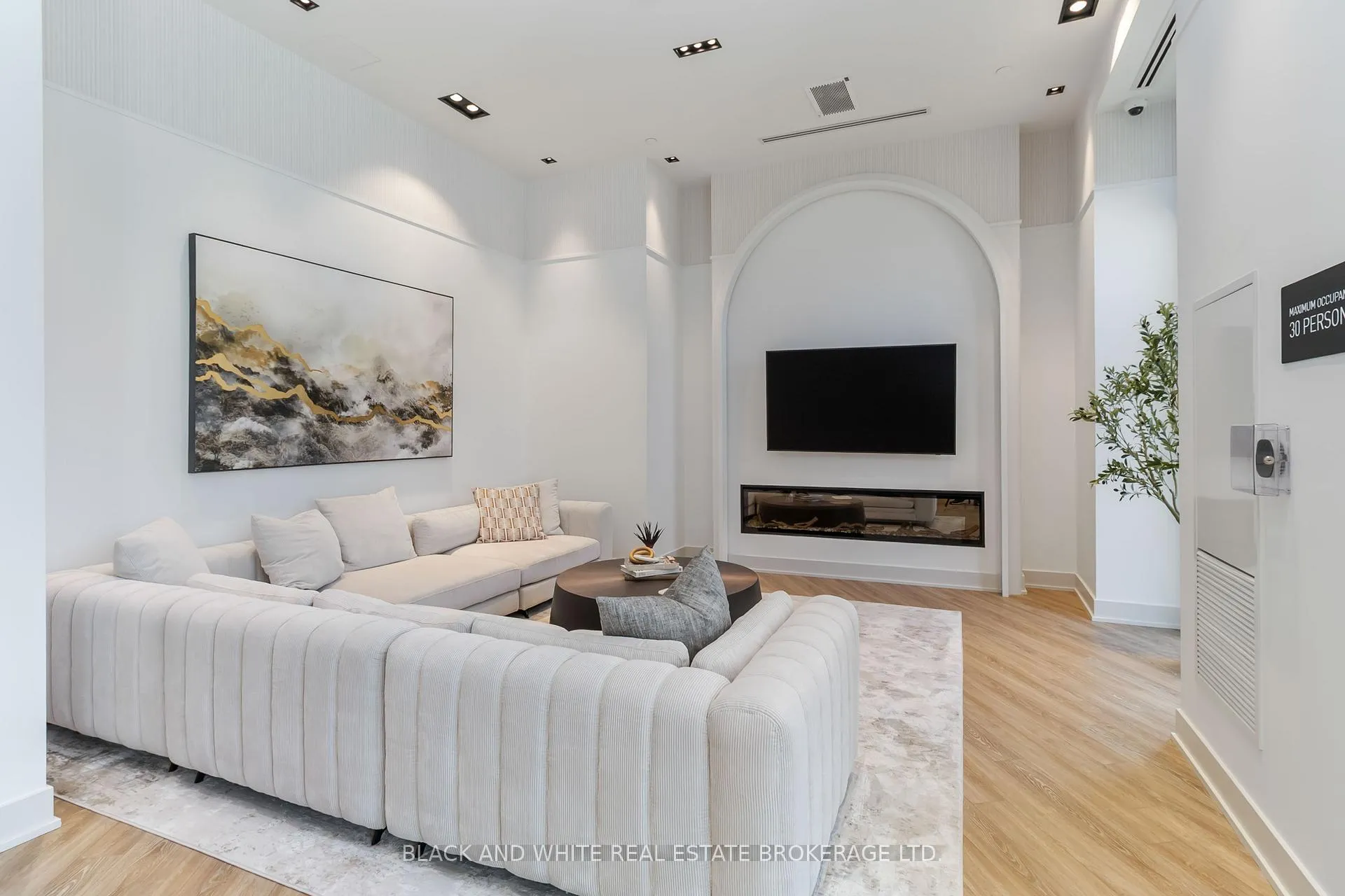 Photo 25 of Unit 912, 2088 James Street, Burlington, Brant — HOMEH