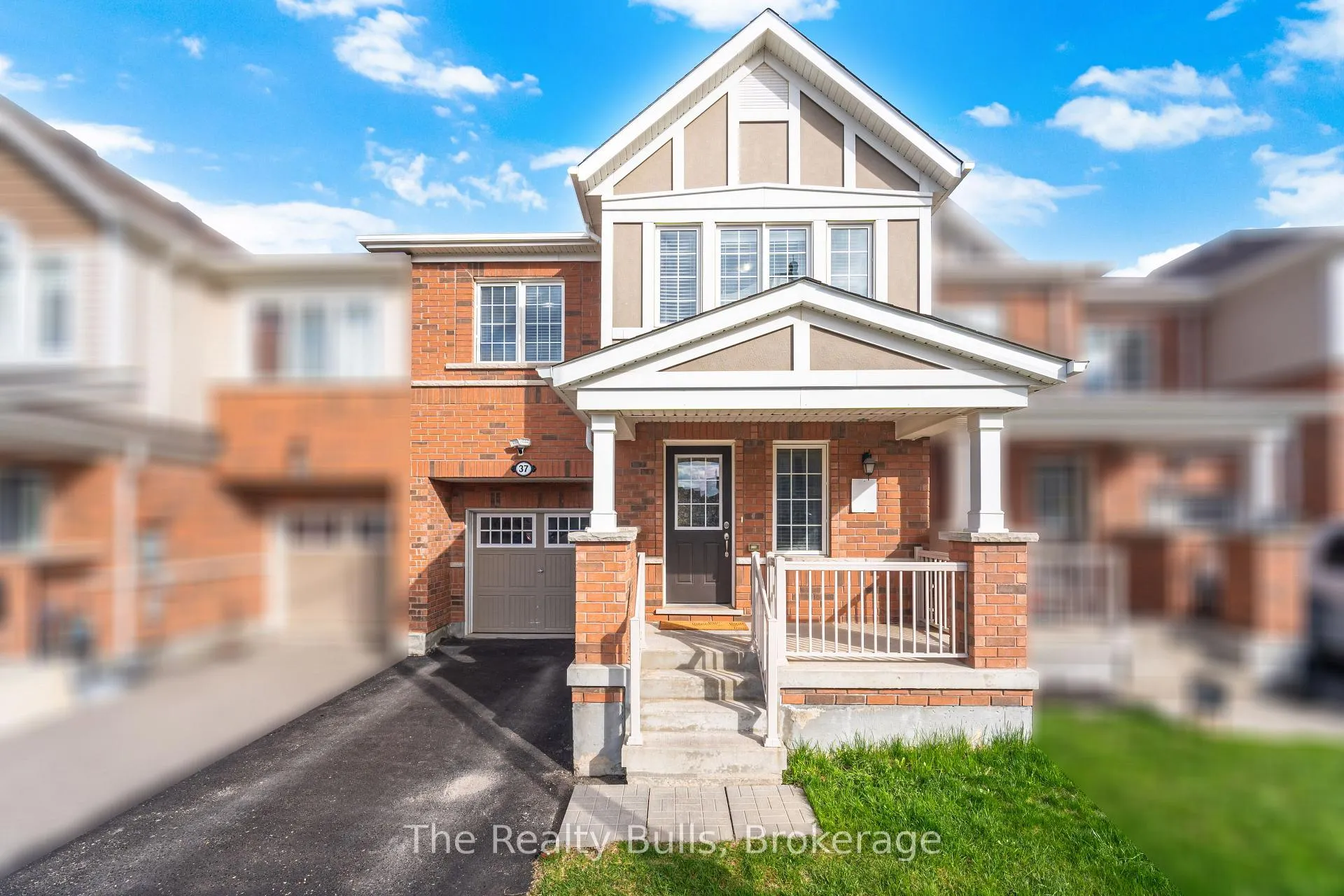 Photo 4 of 37 Lothbury Drive NW, Brampton, Northwest Brampton — HOMEH