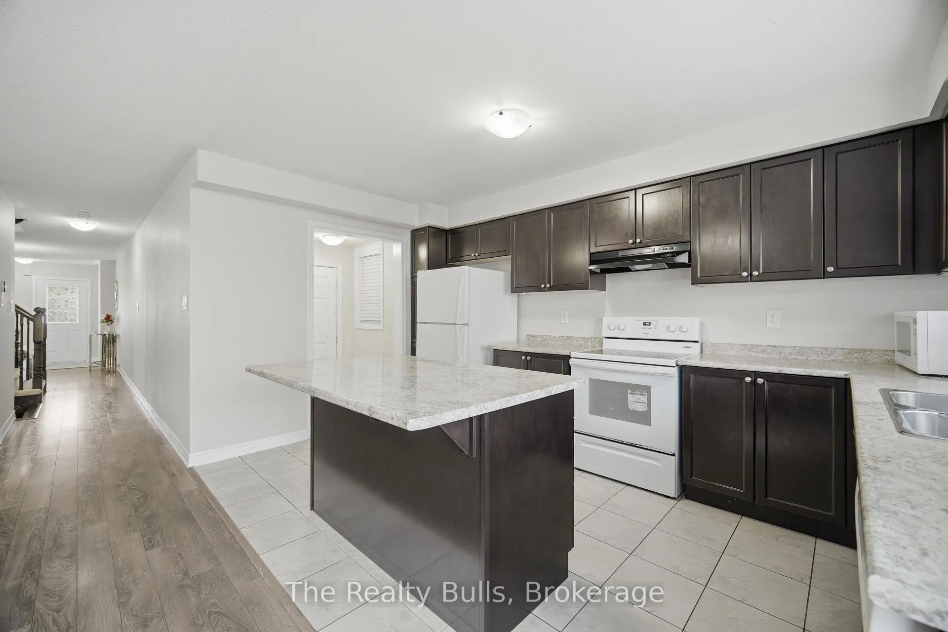 Photo 18 of 37 Lothbury Drive NW, Brampton, Northwest Brampton — HOMEH
