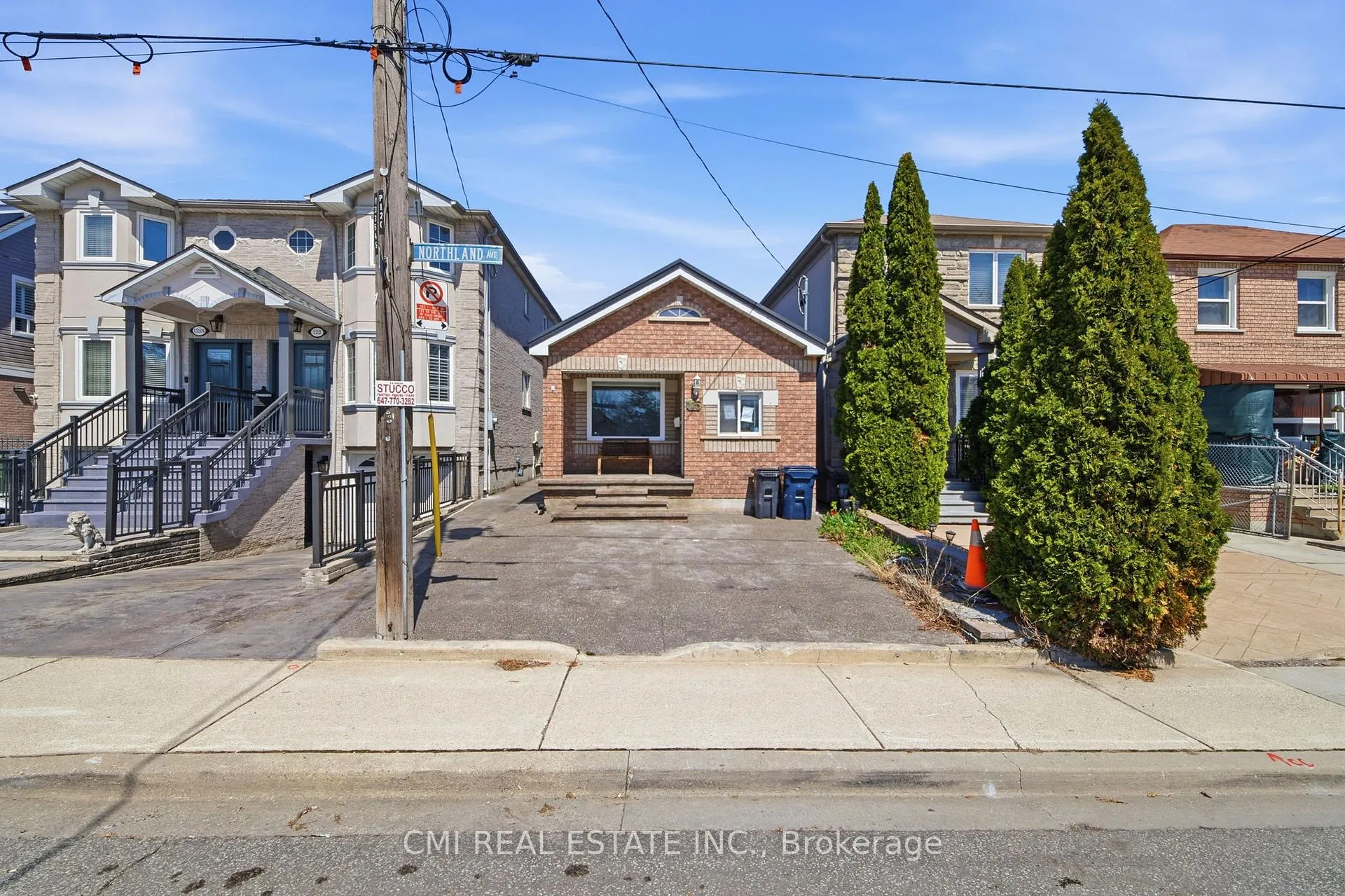 Photo 2 of 120 Northland Avenue, Toronto, Rockcliffe-Smythe — HOMEH