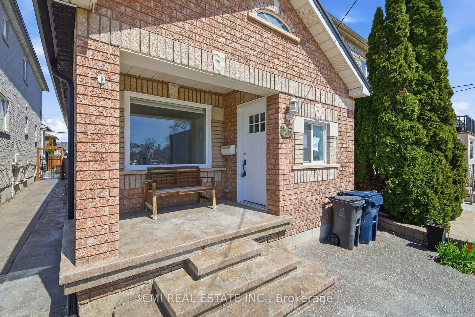 Photo 3 of 120 Northland Avenue, Toronto, Rockcliffe-Smythe — HOMEH