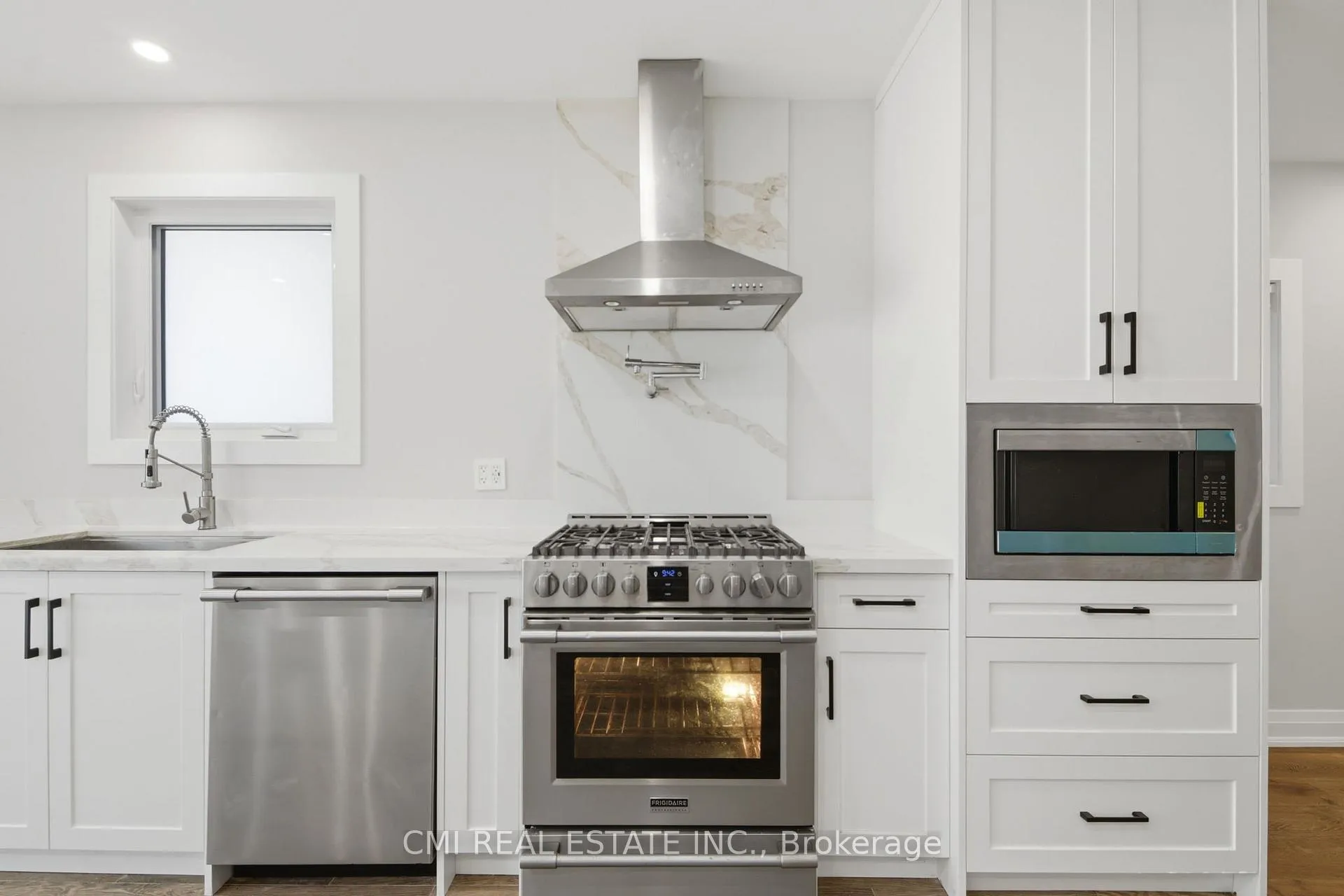 Photo 9 of 120 Northland Avenue, Toronto, Rockcliffe-Smythe — HOMEH