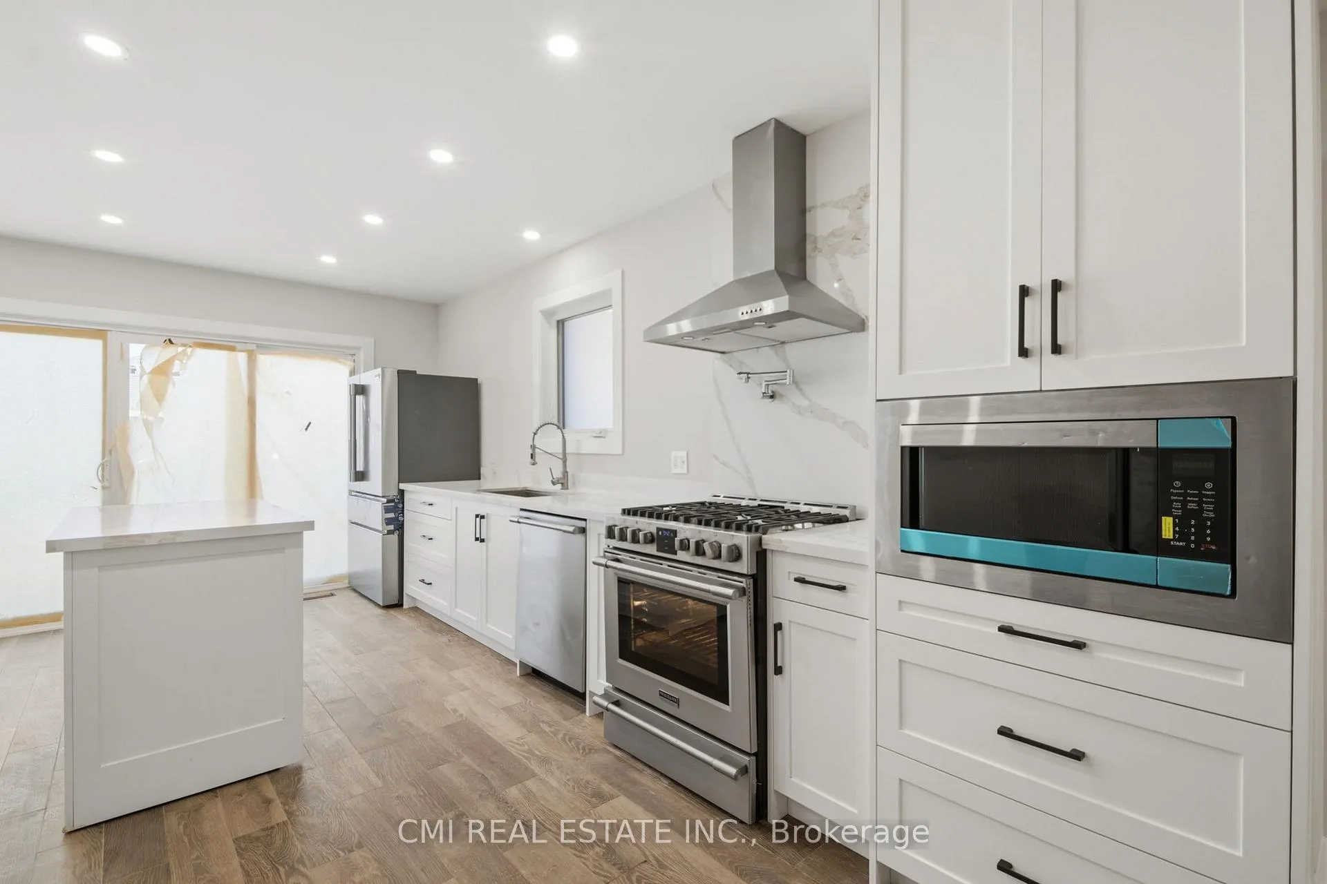 Photo 12 of 120 Northland Avenue, Toronto, Rockcliffe-Smythe — HOMEH