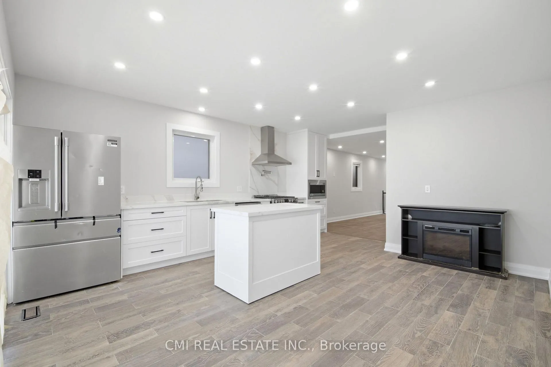 Photo 14 of 120 Northland Avenue, Toronto, Rockcliffe-Smythe — HOMEH