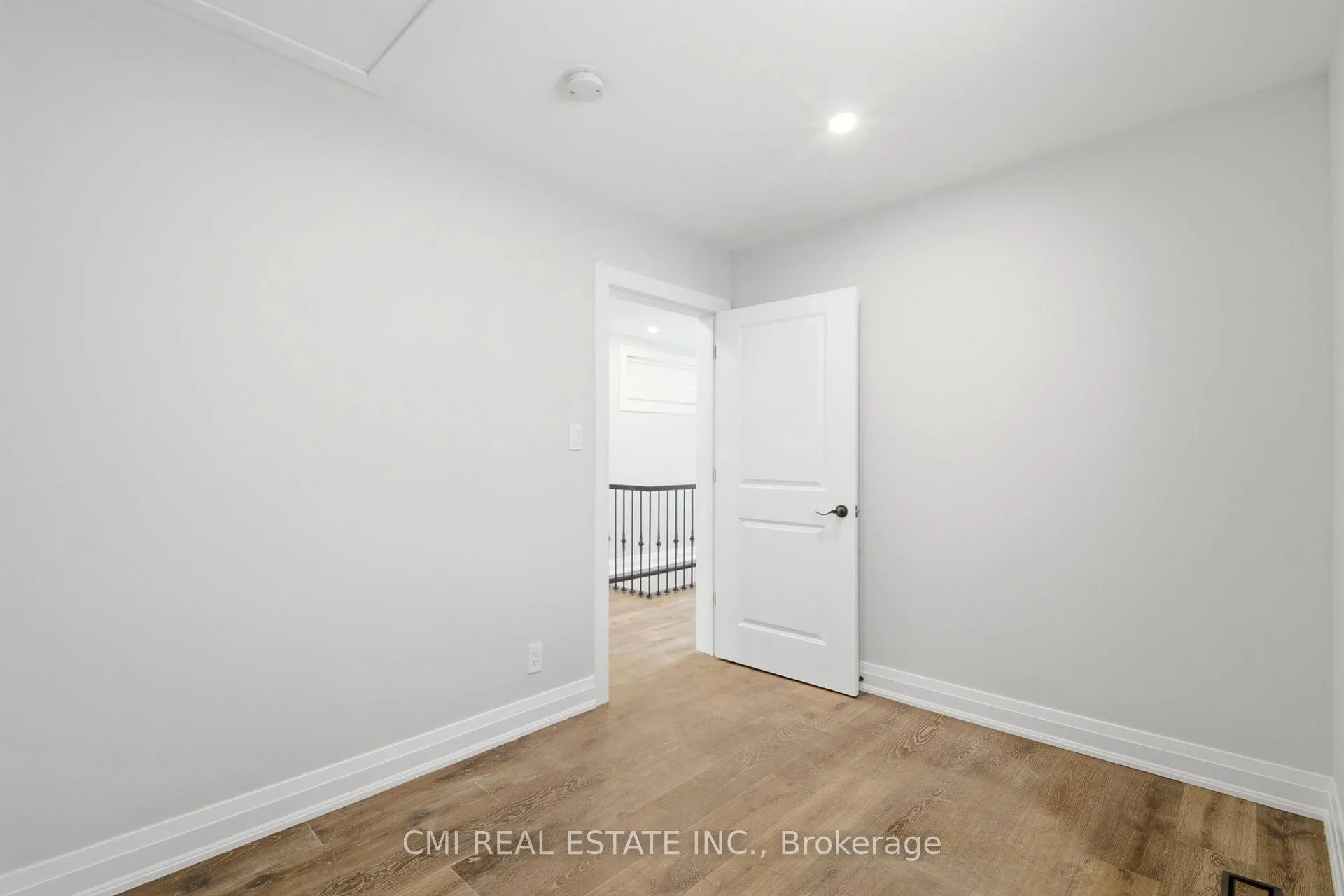 Photo 19 of 120 Northland Avenue, Toronto, Rockcliffe-Smythe — HOMEH