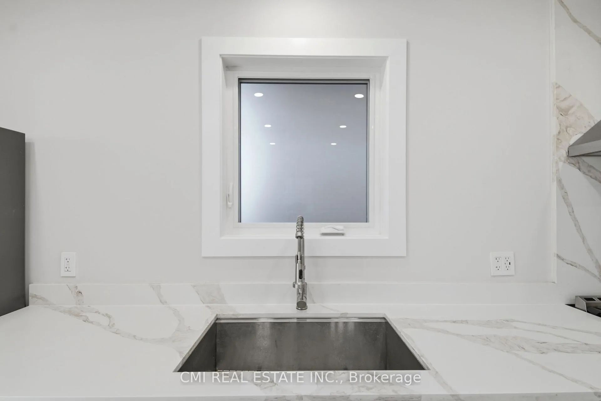 Photo 25 of 120 Northland Avenue, Toronto, Rockcliffe-Smythe — HOMEH