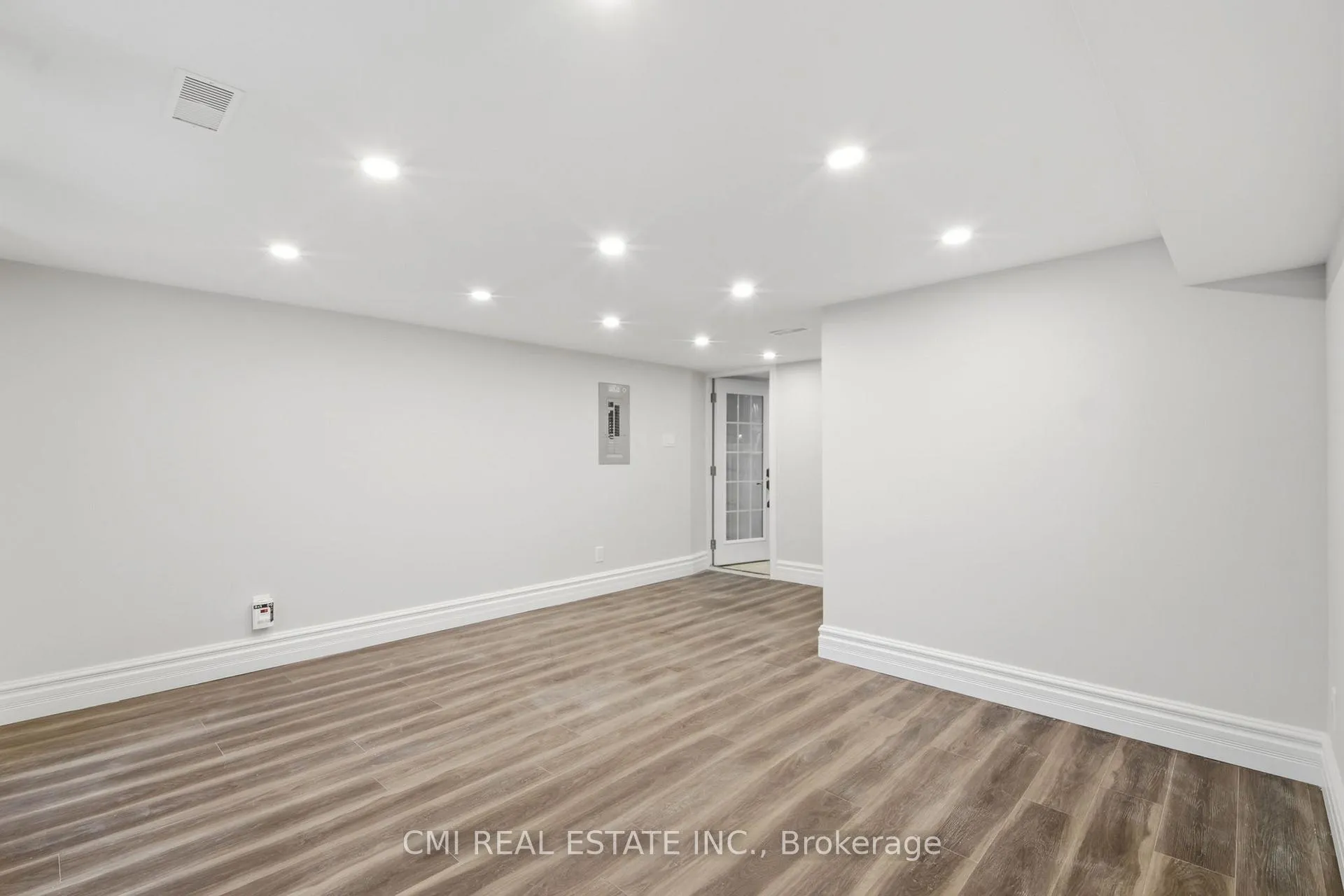 Photo 33 of 120 Northland Avenue, Toronto, Rockcliffe-Smythe — HOMEH