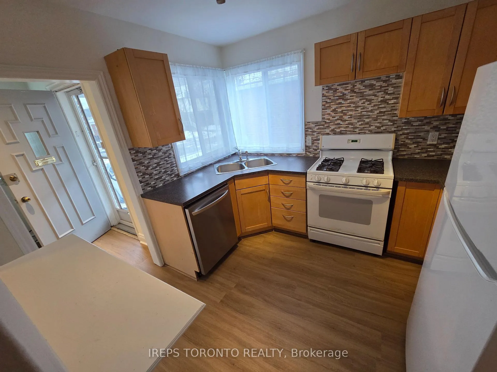 Photo 2 of 38 Tiago Avenue, Toronto, O'Connor-Parkview — HOMEH