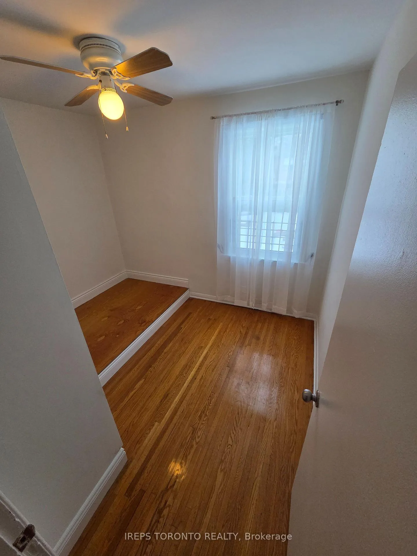 Photo 11 of 38 Tiago Avenue, Toronto, O'Connor-Parkview — HOMEH