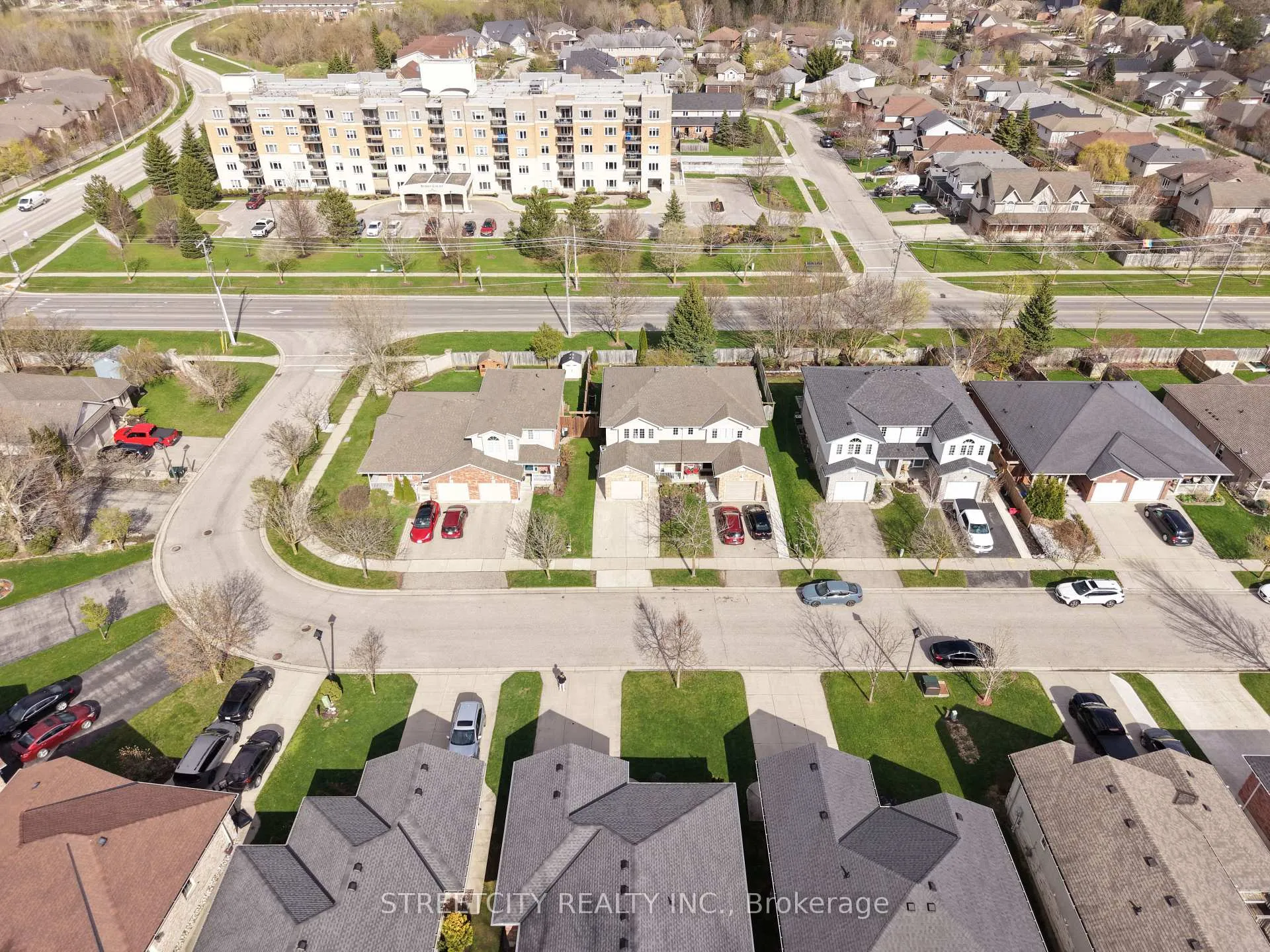 Photo 2 of 97 Gregory Crescent, Stratford — HOMEH