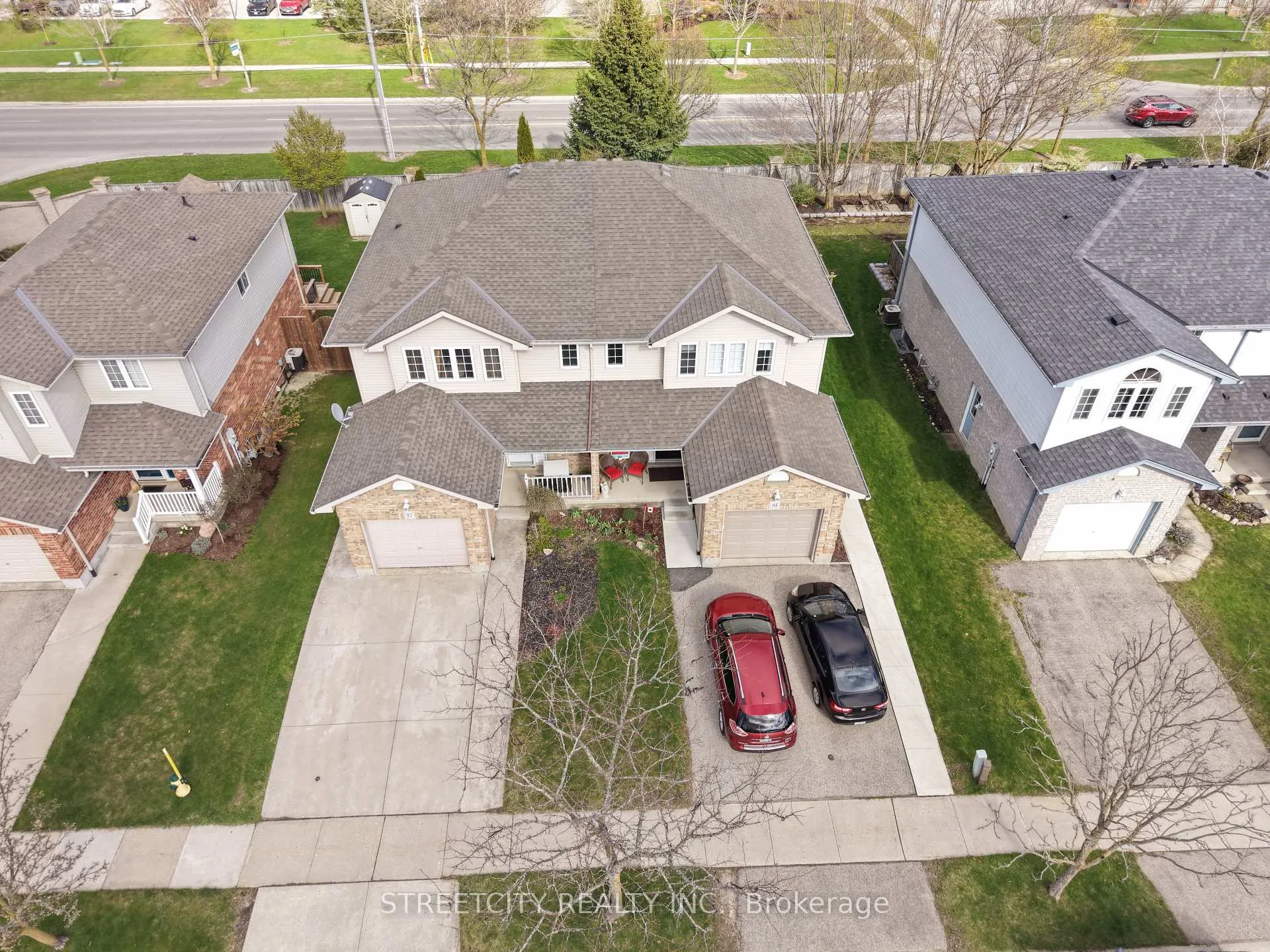 Photo 3 of 97 Gregory Crescent, Stratford — HOMEH