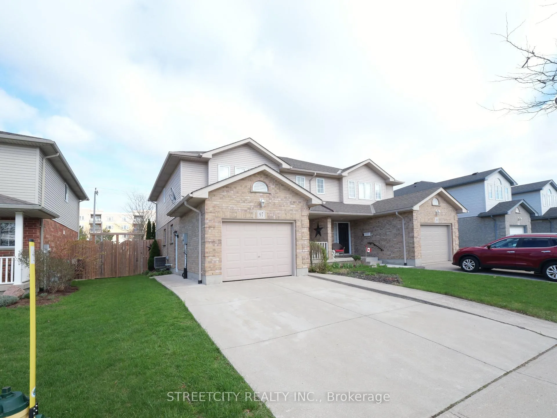 Photo 7 of 97 Gregory Crescent, Stratford — HOMEH