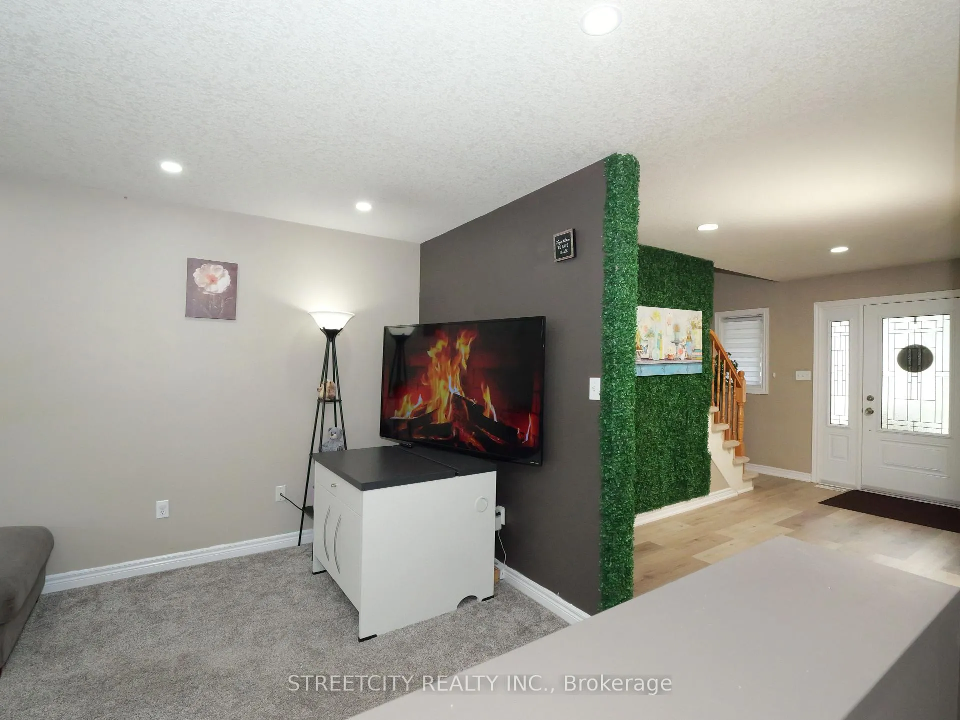 Photo 17 of 97 Gregory Crescent, Stratford — HOMEH