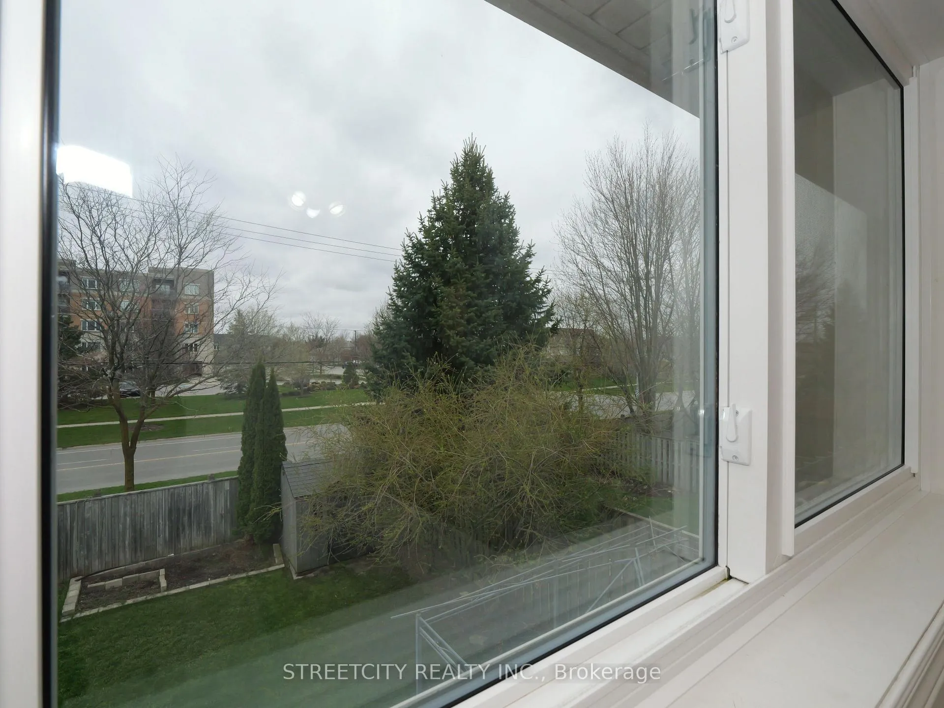 Photo 29 of 97 Gregory Crescent, Stratford — HOMEH