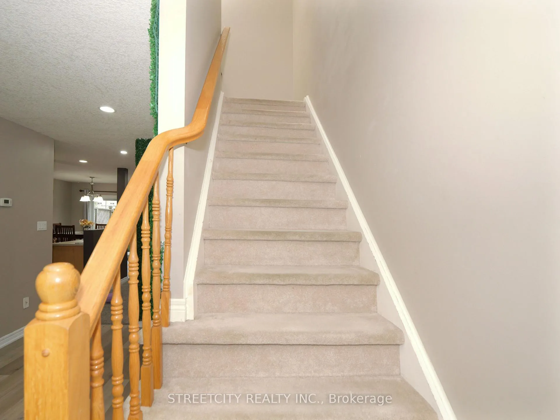 Photo 33 of 97 Gregory Crescent, Stratford — HOMEH