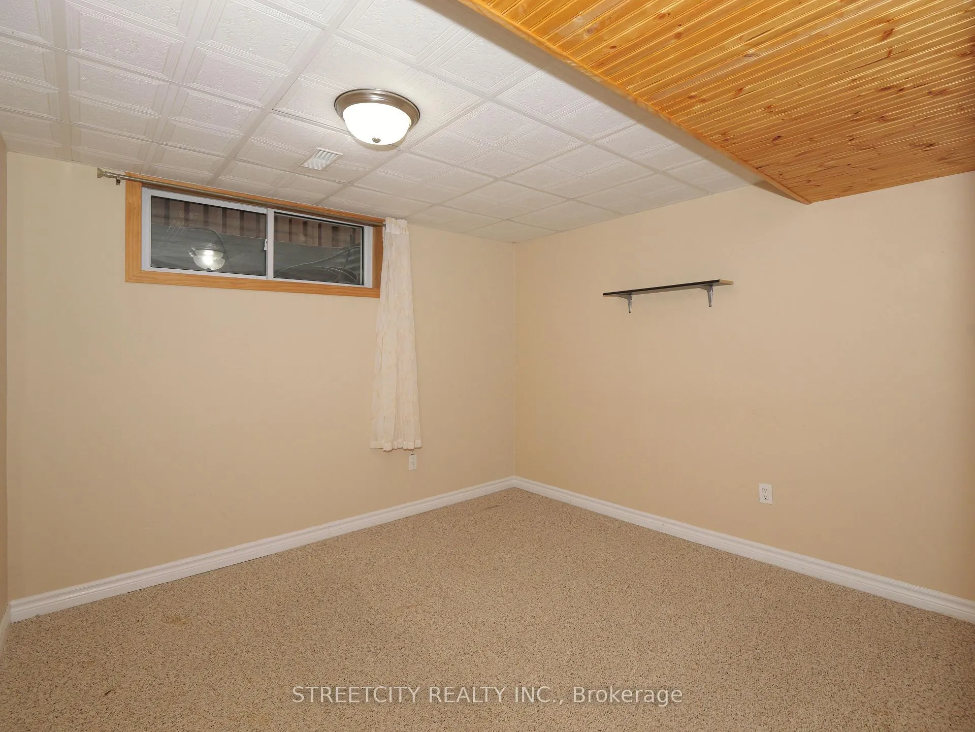 Photo 39 of 97 Gregory Crescent, Stratford — HOMEH