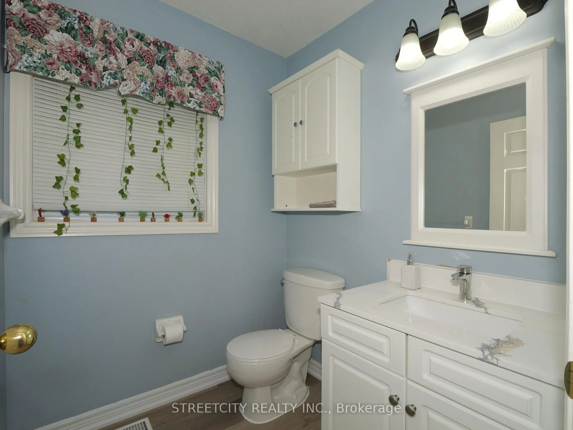 Photo 45 of 97 Gregory Crescent, Stratford — HOMEH