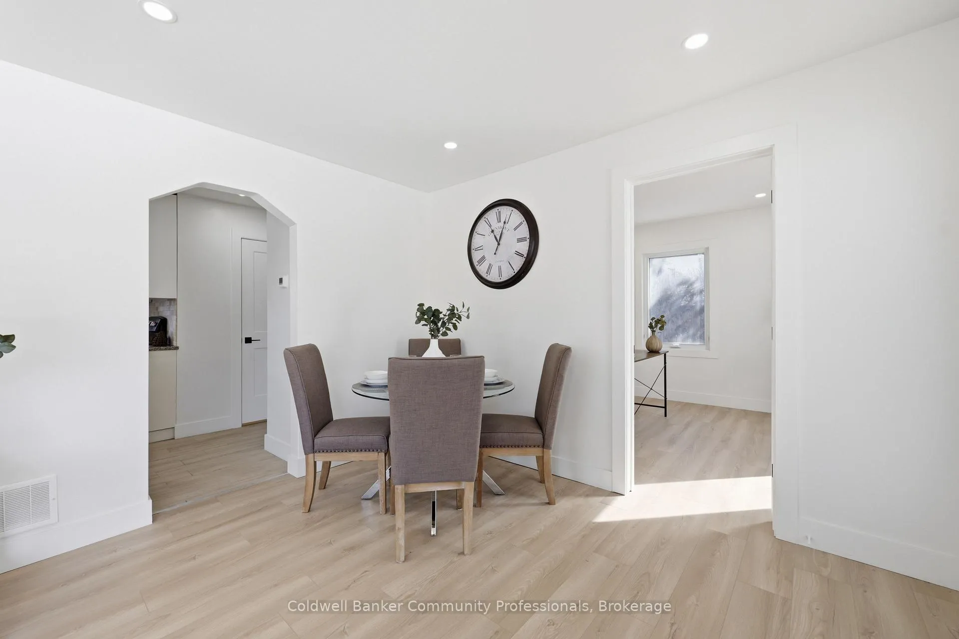 Photo 10 of 74 Freelton Road, Hamilton, Freelton — HOMEH