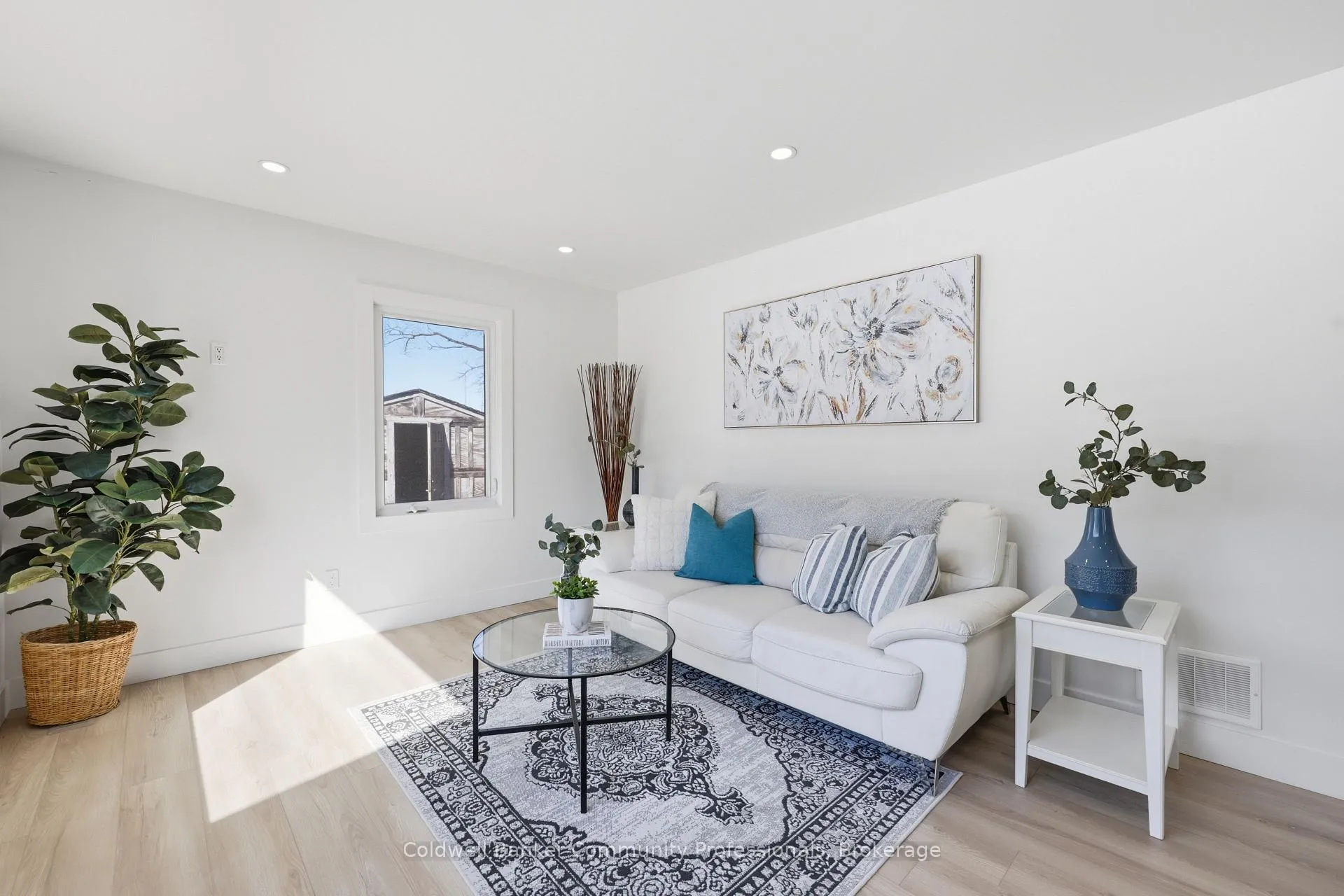Photo 11 of 74 Freelton Road, Hamilton, Freelton — HOMEH
