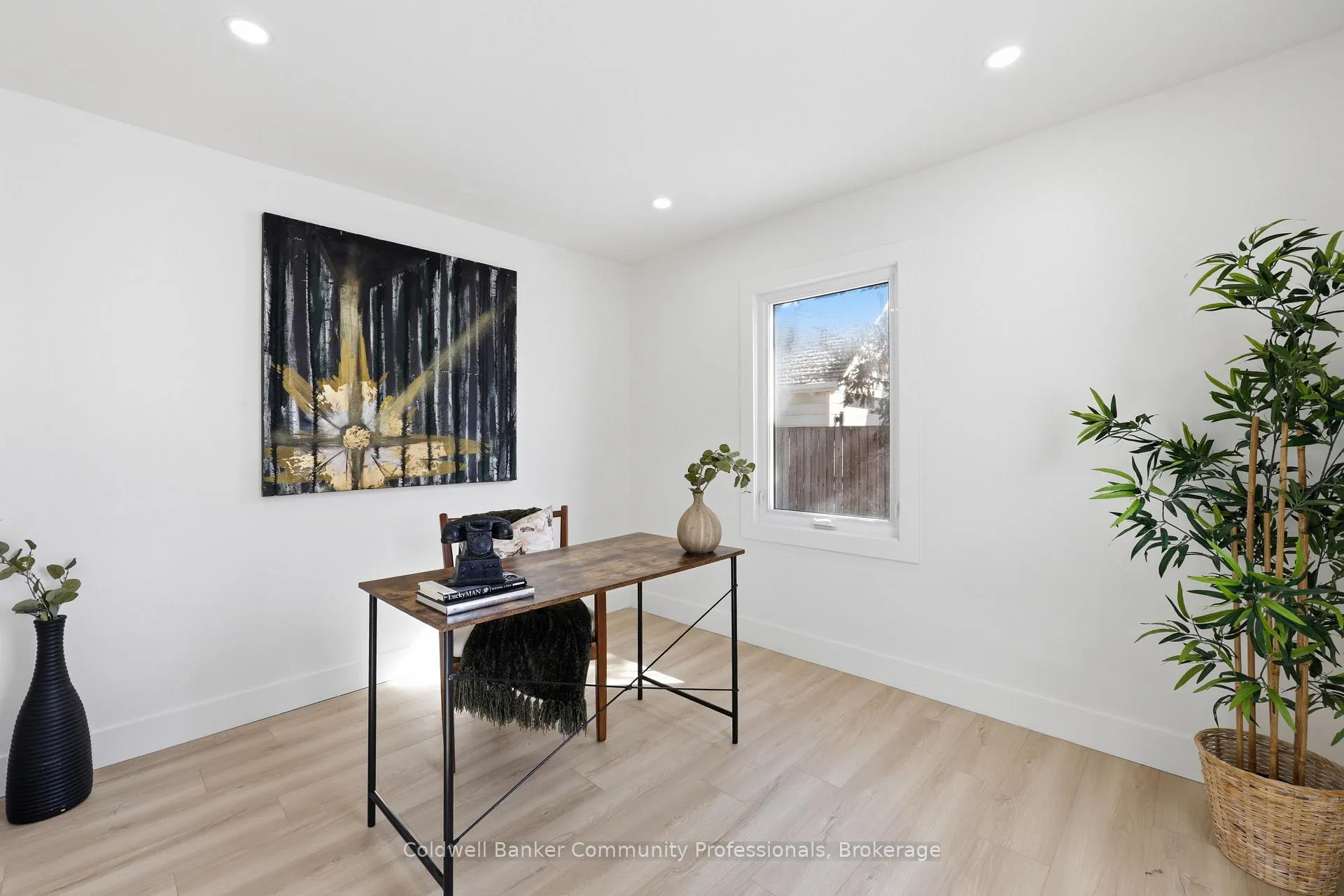 Photo 12 of 74 Freelton Road, Hamilton, Freelton — HOMEH