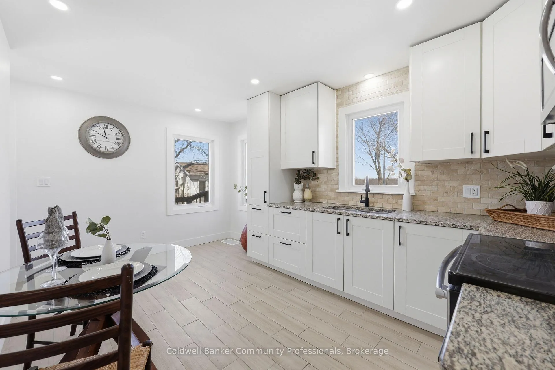 Photo 13 of 74 Freelton Road, Hamilton, Freelton — HOMEH