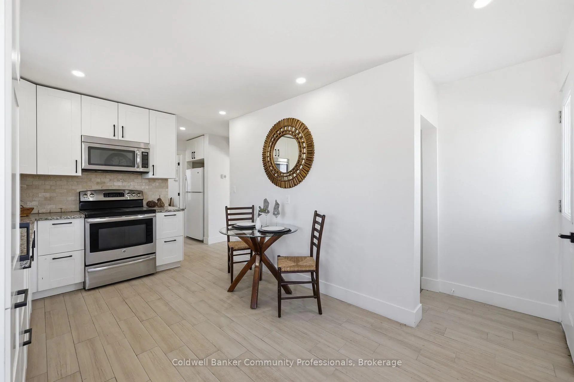 Photo 14 of 74 Freelton Road, Hamilton, Freelton — HOMEH