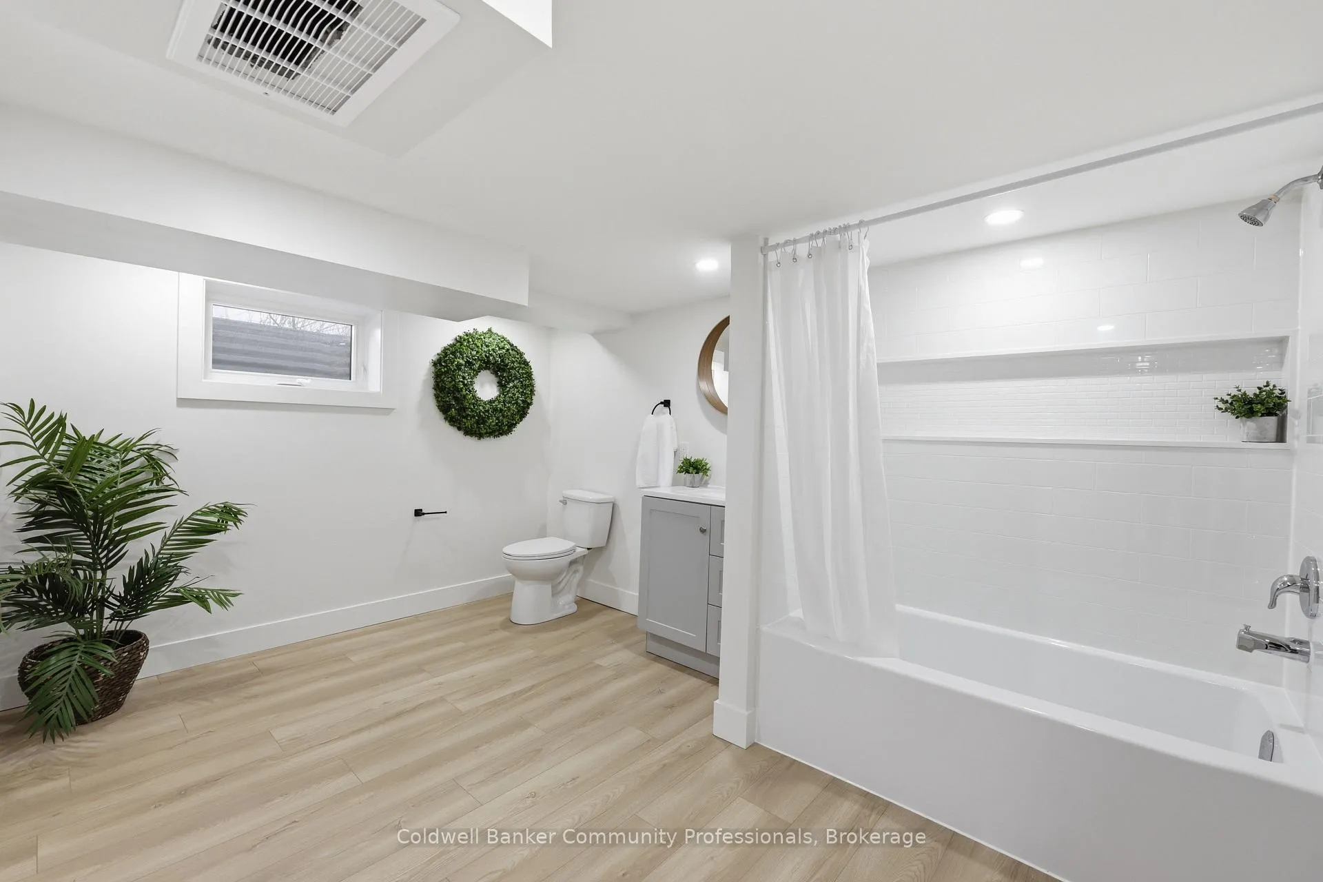 Photo 28 of 74 Freelton Road, Hamilton, Freelton — HOMEH