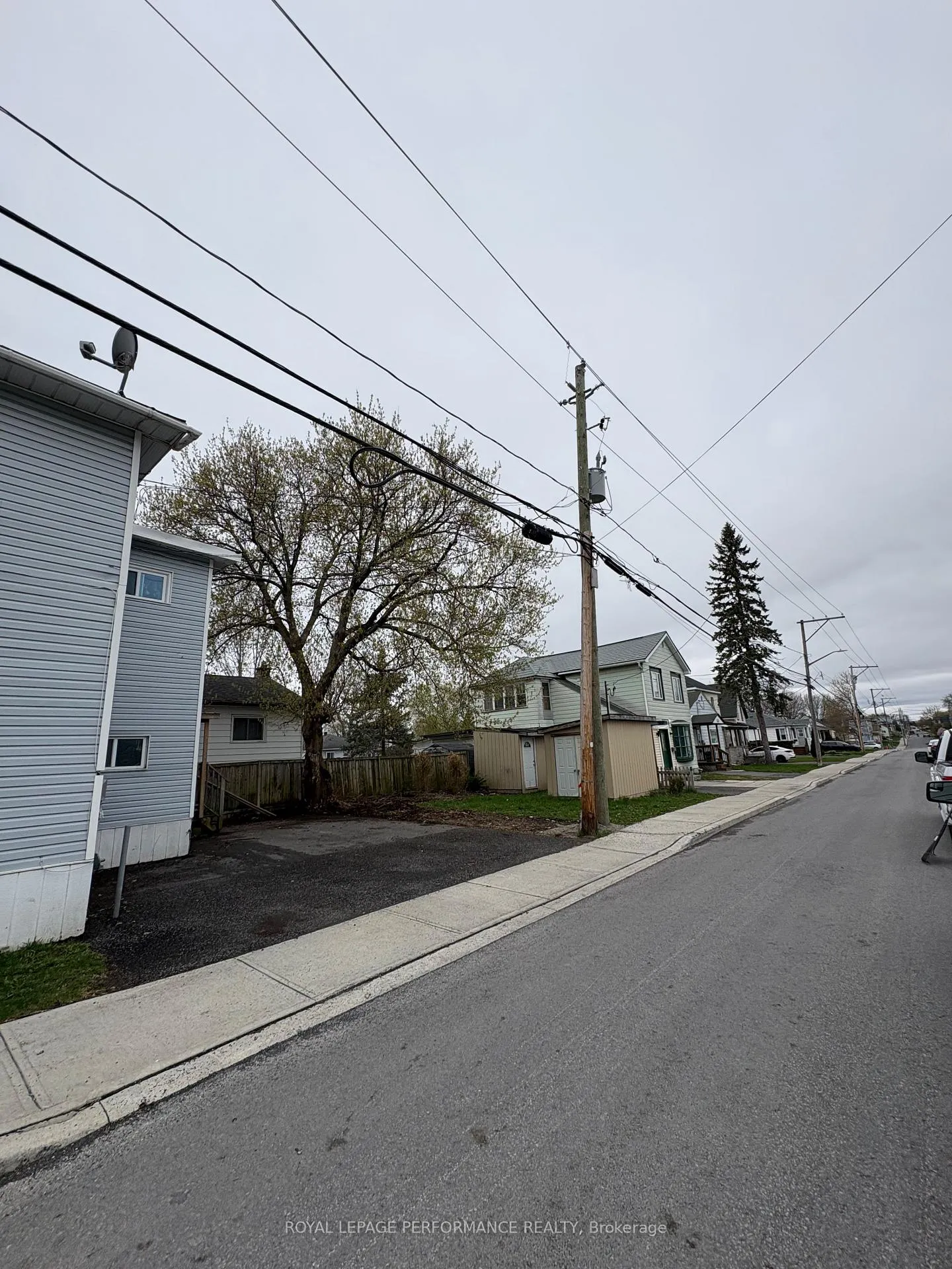 Photo 3 of 301 Third Street W, Cornwall — HOMEH