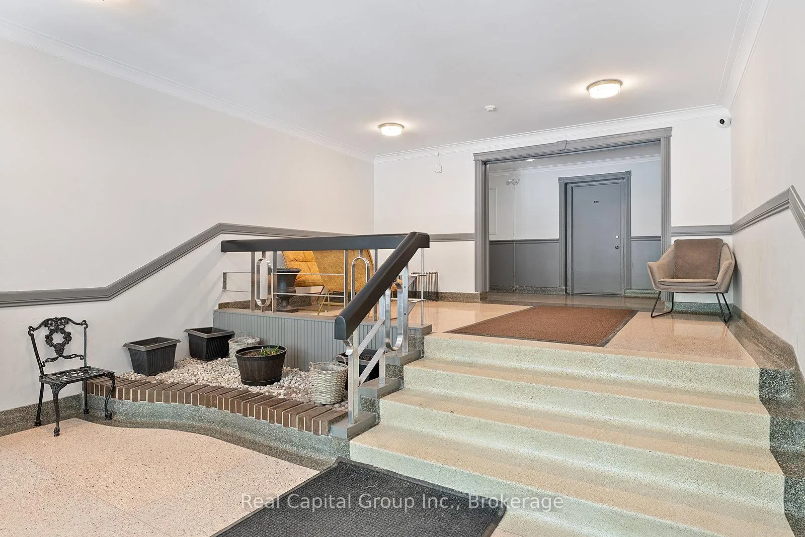 Photo 6 of Unit 311, 24 Shallmar Boulevard, Toronto, Forest Hill North — HOMEH