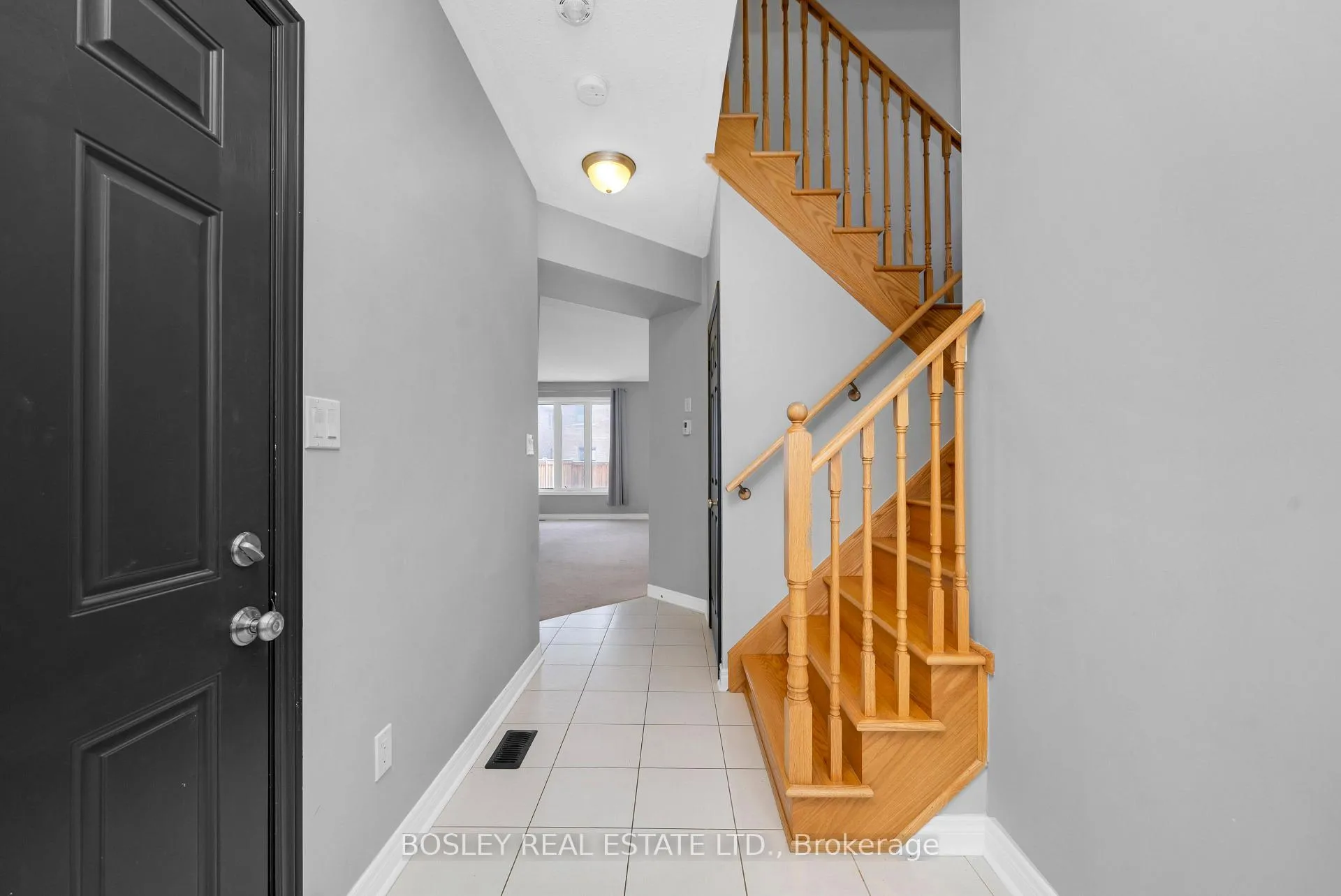 Photo 3 of 24 Schwalm Crescent, New Tecumseth, Tottenham — HOMEH
