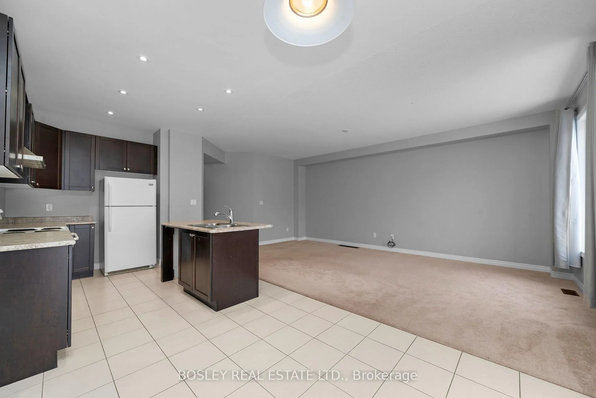 Photo 6 of 24 Schwalm Crescent, New Tecumseth, Tottenham — HOMEH