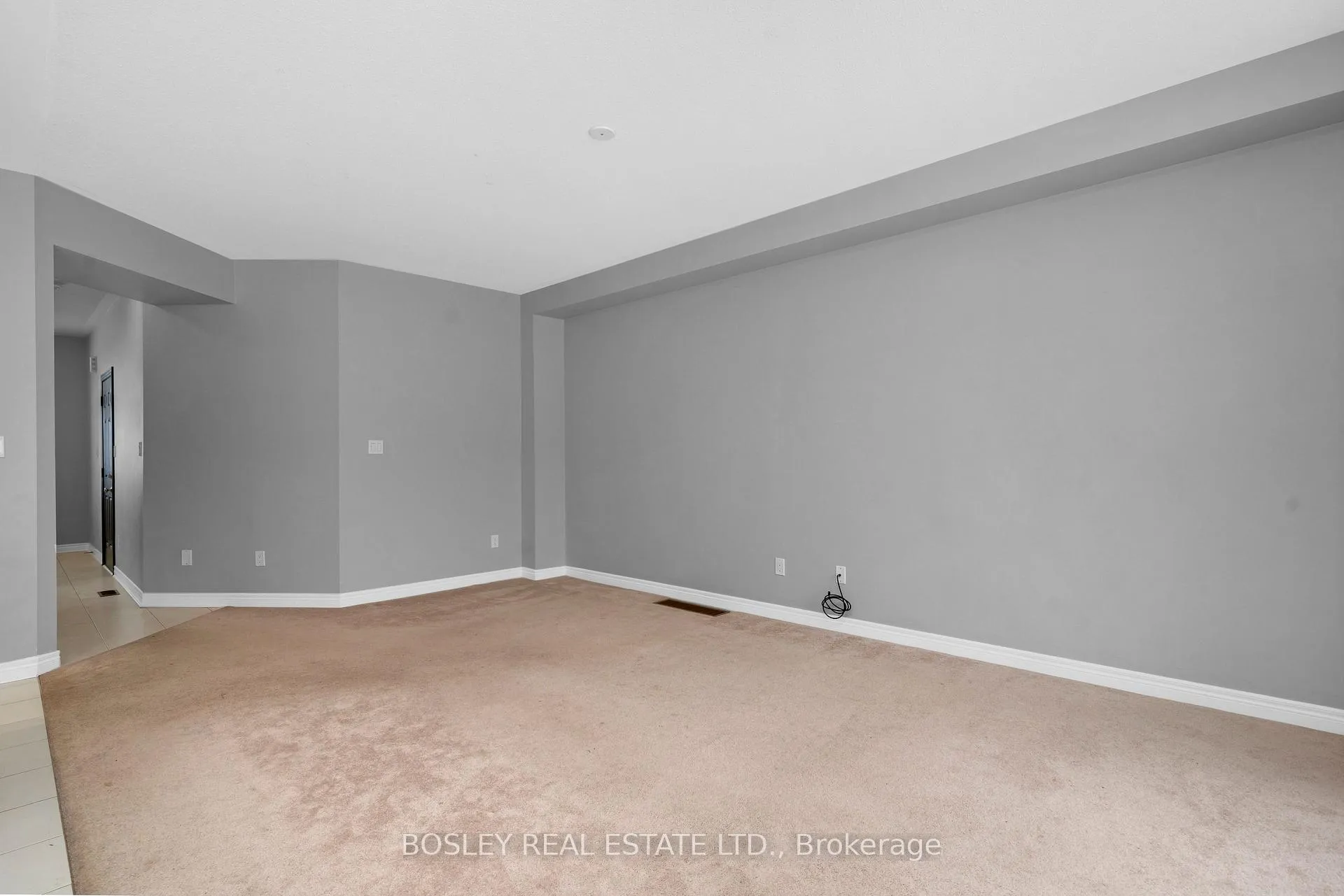 Photo 7 of 24 Schwalm Crescent, New Tecumseth, Tottenham — HOMEH