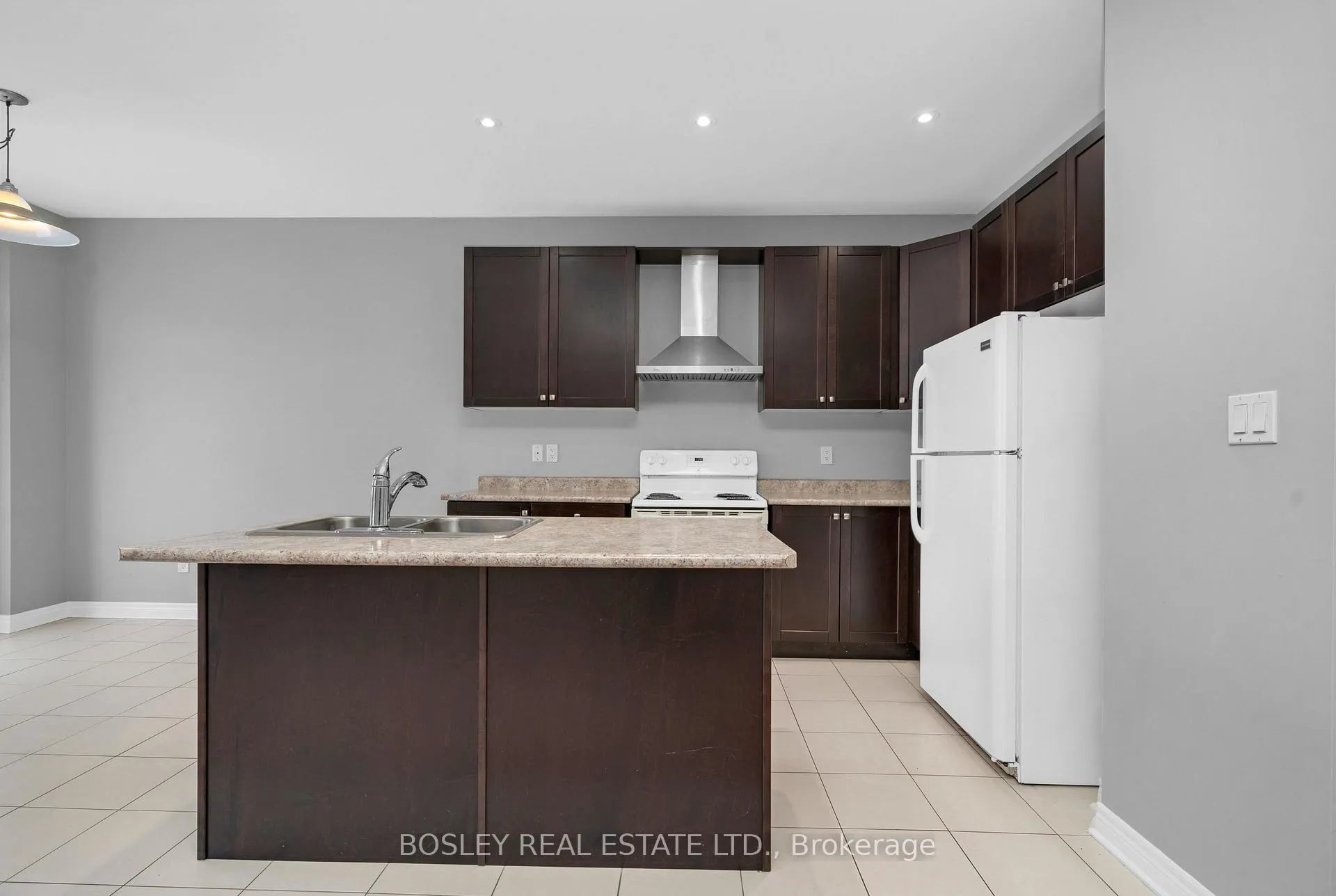 Photo 9 of 24 Schwalm Crescent, New Tecumseth, Tottenham — HOMEH
