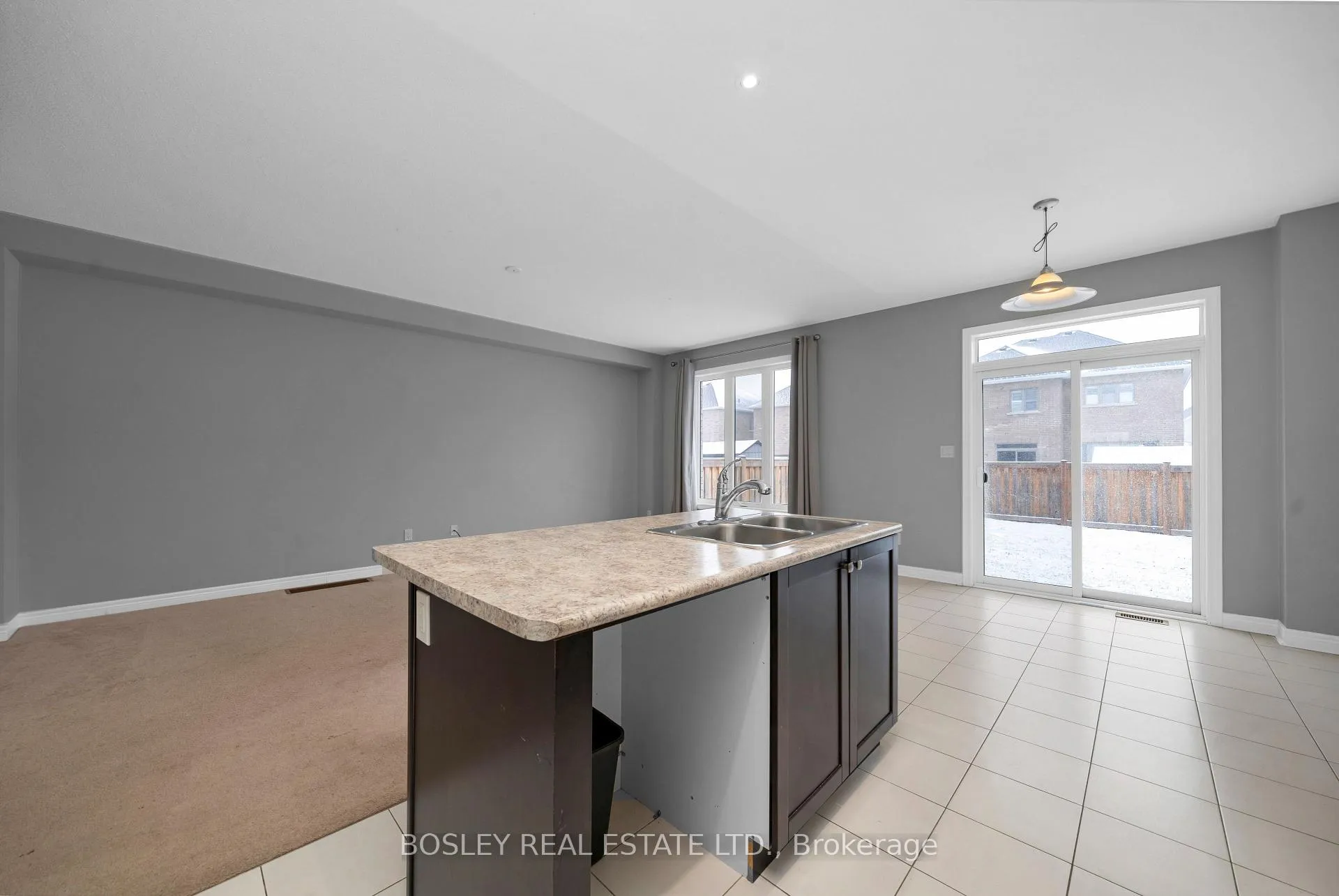 Photo 10 of 24 Schwalm Crescent, New Tecumseth, Tottenham — HOMEH