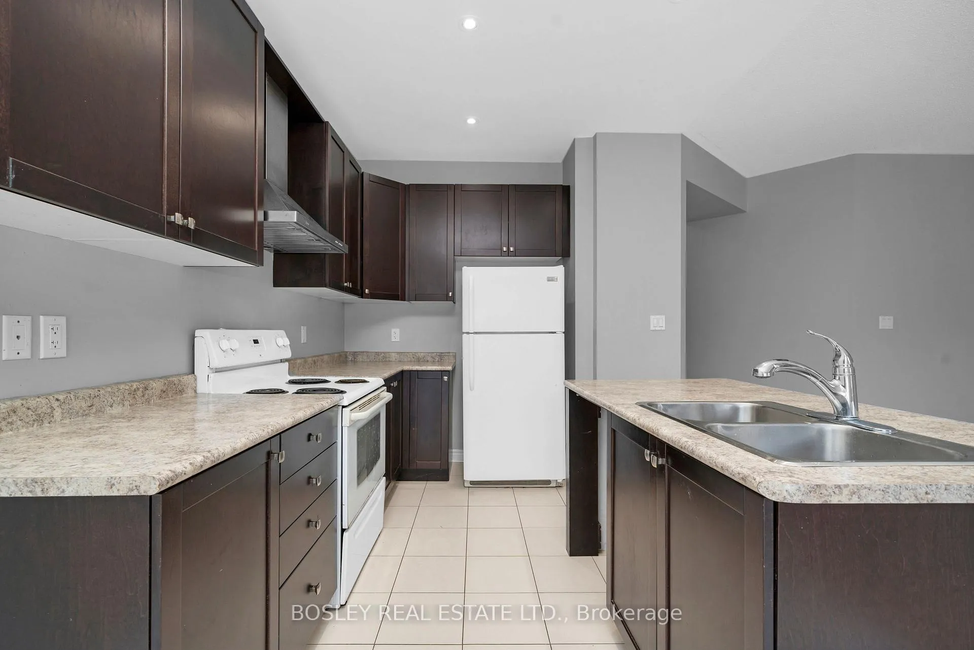 Photo 11 of 24 Schwalm Crescent, New Tecumseth, Tottenham — HOMEH