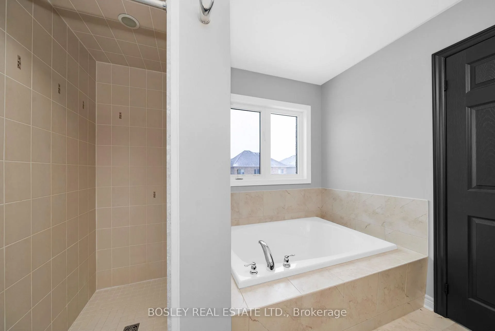 Photo 17 of 24 Schwalm Crescent, New Tecumseth, Tottenham — HOMEH