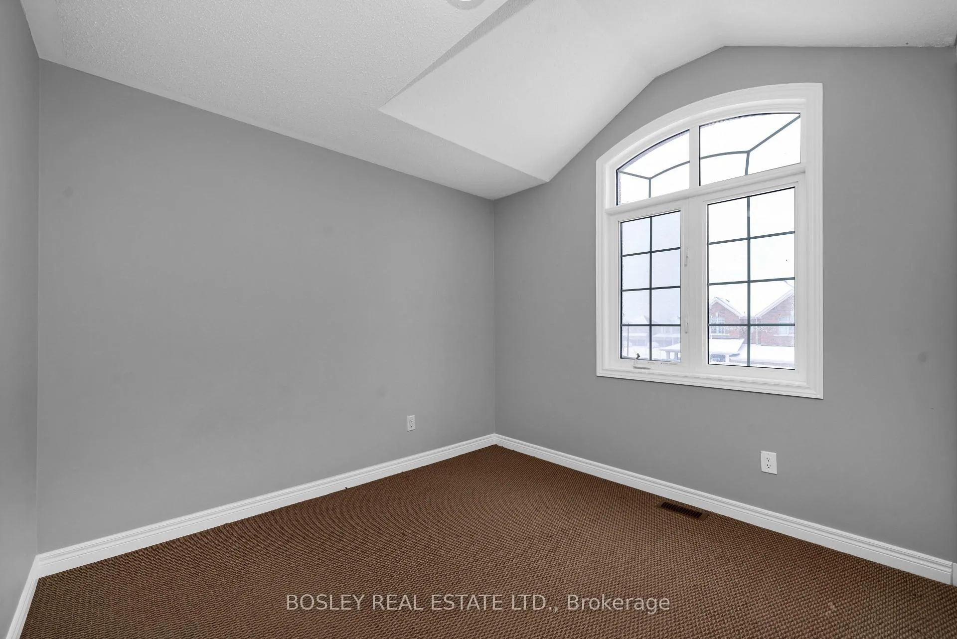 Photo 21 of 24 Schwalm Crescent, New Tecumseth, Tottenham — HOMEH