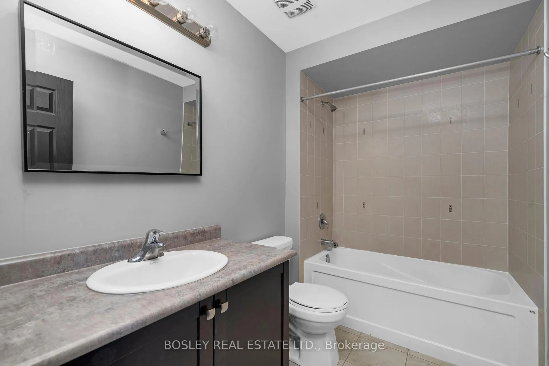 Photo 23 of 24 Schwalm Crescent, New Tecumseth, Tottenham — HOMEH