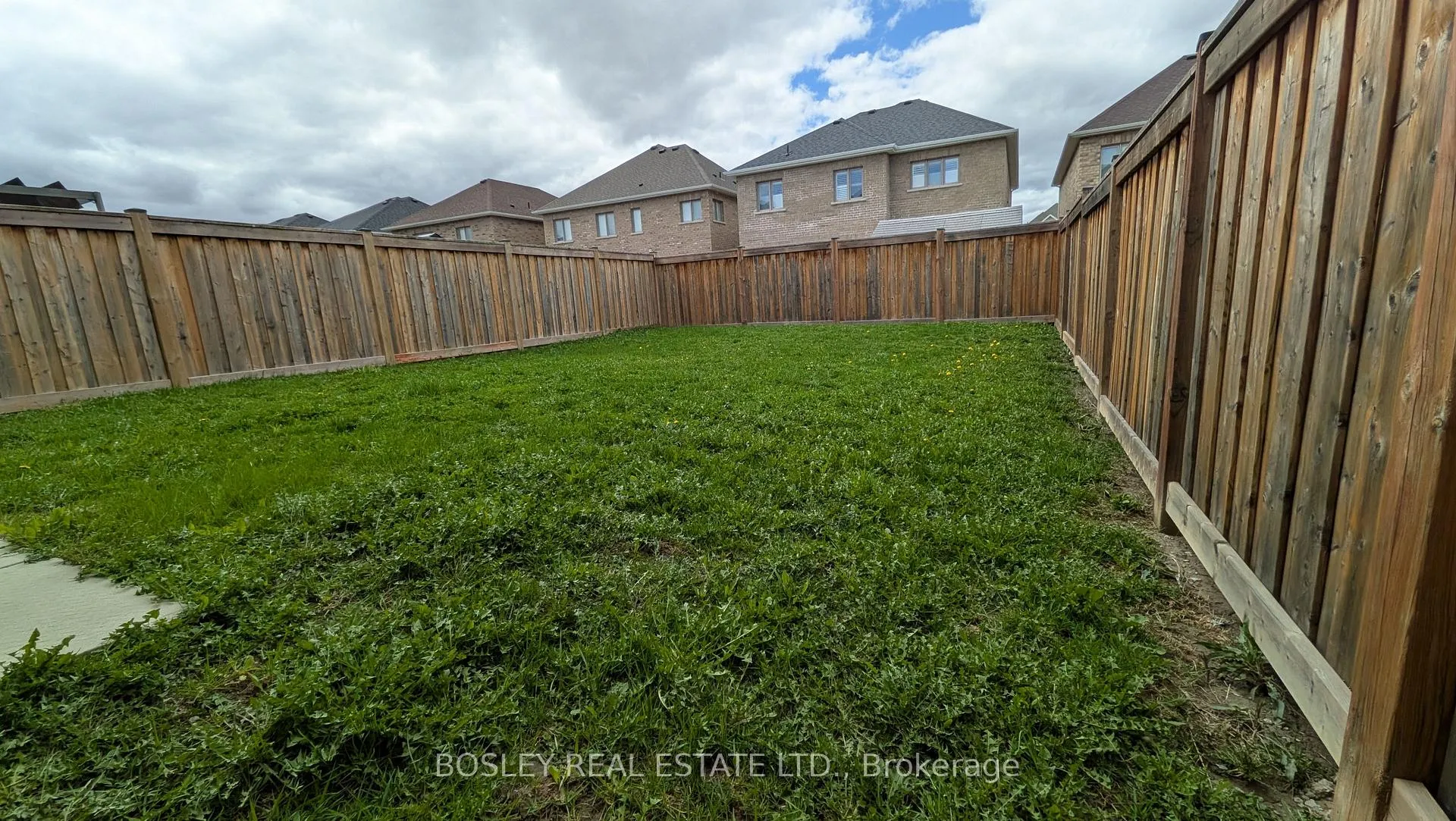 Photo 26 of 24 Schwalm Crescent, New Tecumseth, Tottenham — HOMEH
