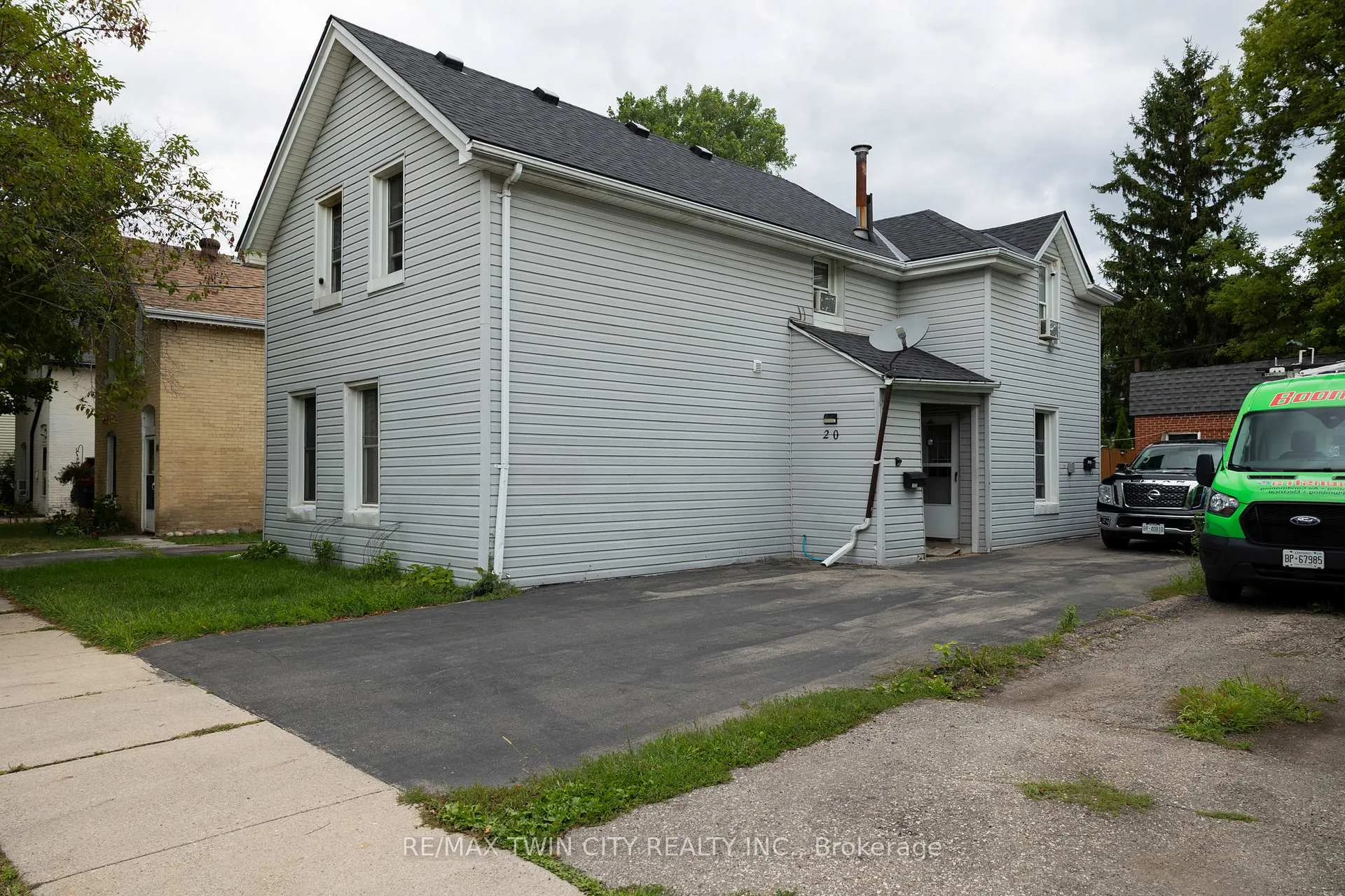 Photo 2 of 20 Superior Street, Brantford, Eagle Place — HOMEH