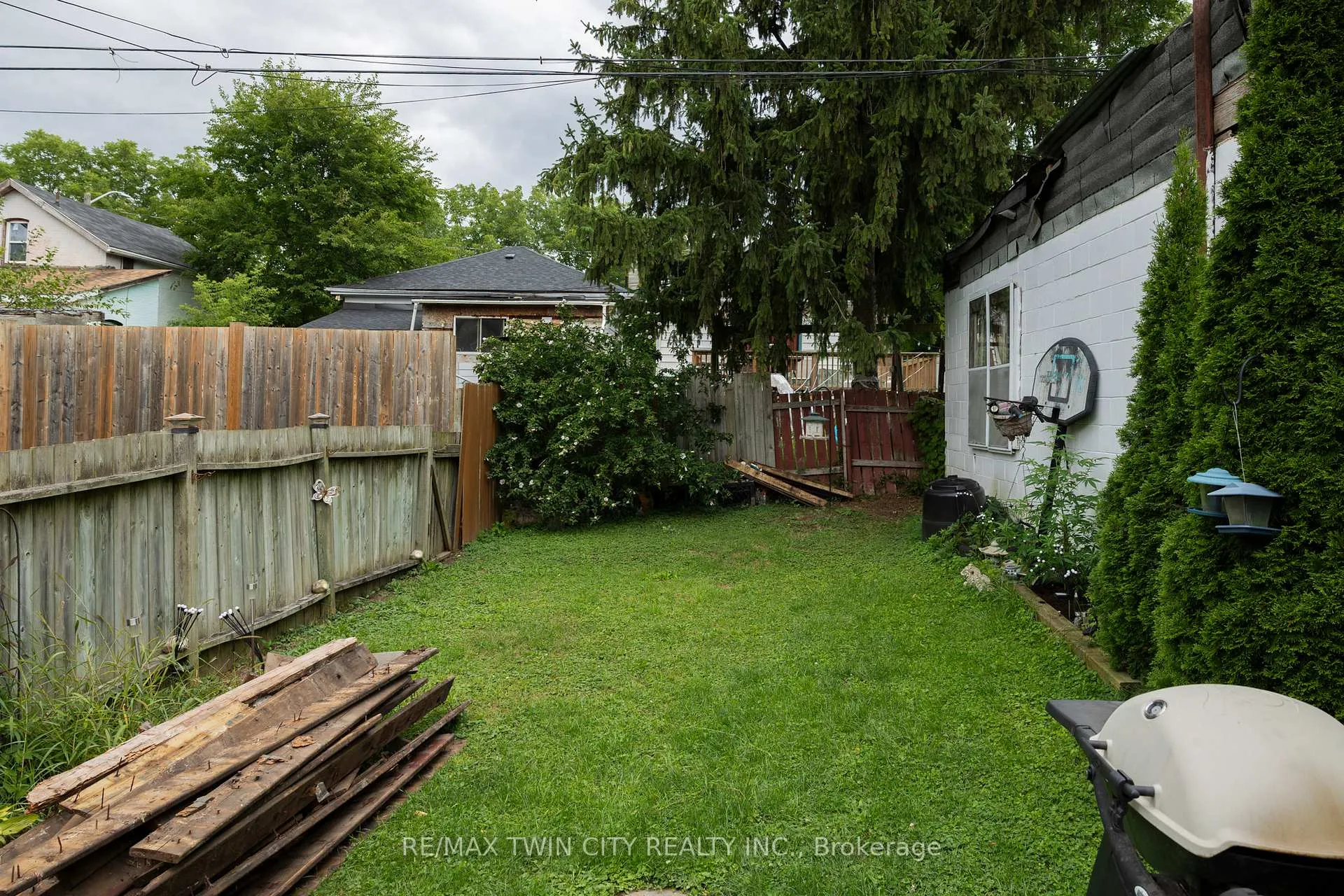 Photo 3 of 20 Superior Street, Brantford, Eagle Place — HOMEH