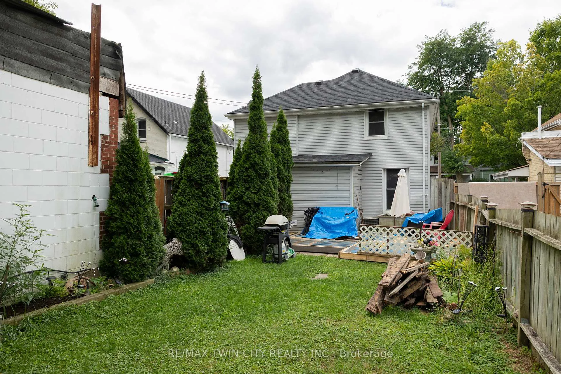 Photo 4 of 20 Superior Street, Brantford, Eagle Place — HOMEH