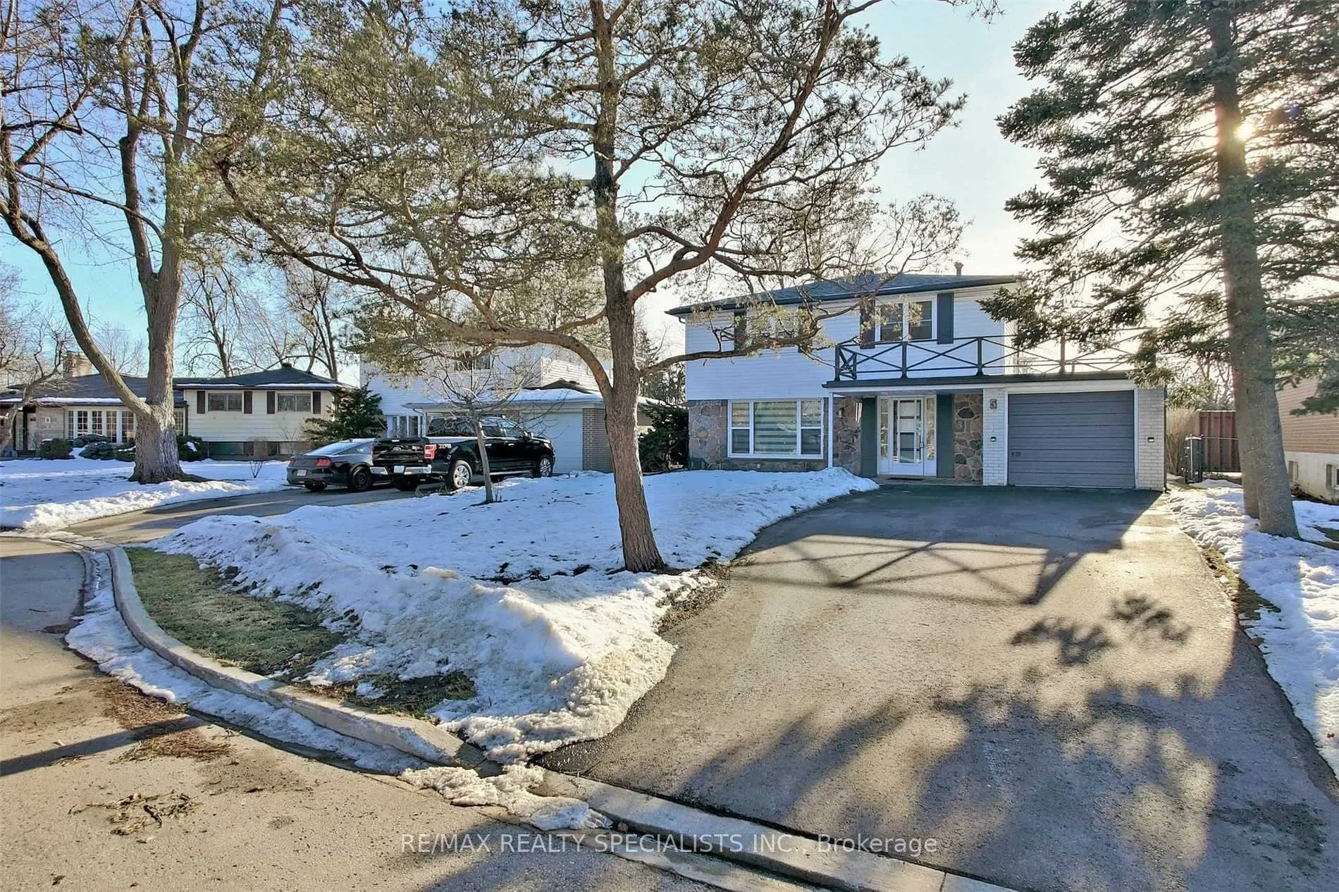 Photo 3 of 5 Norval Crescent, Brampton, Brampton East — HOMEH