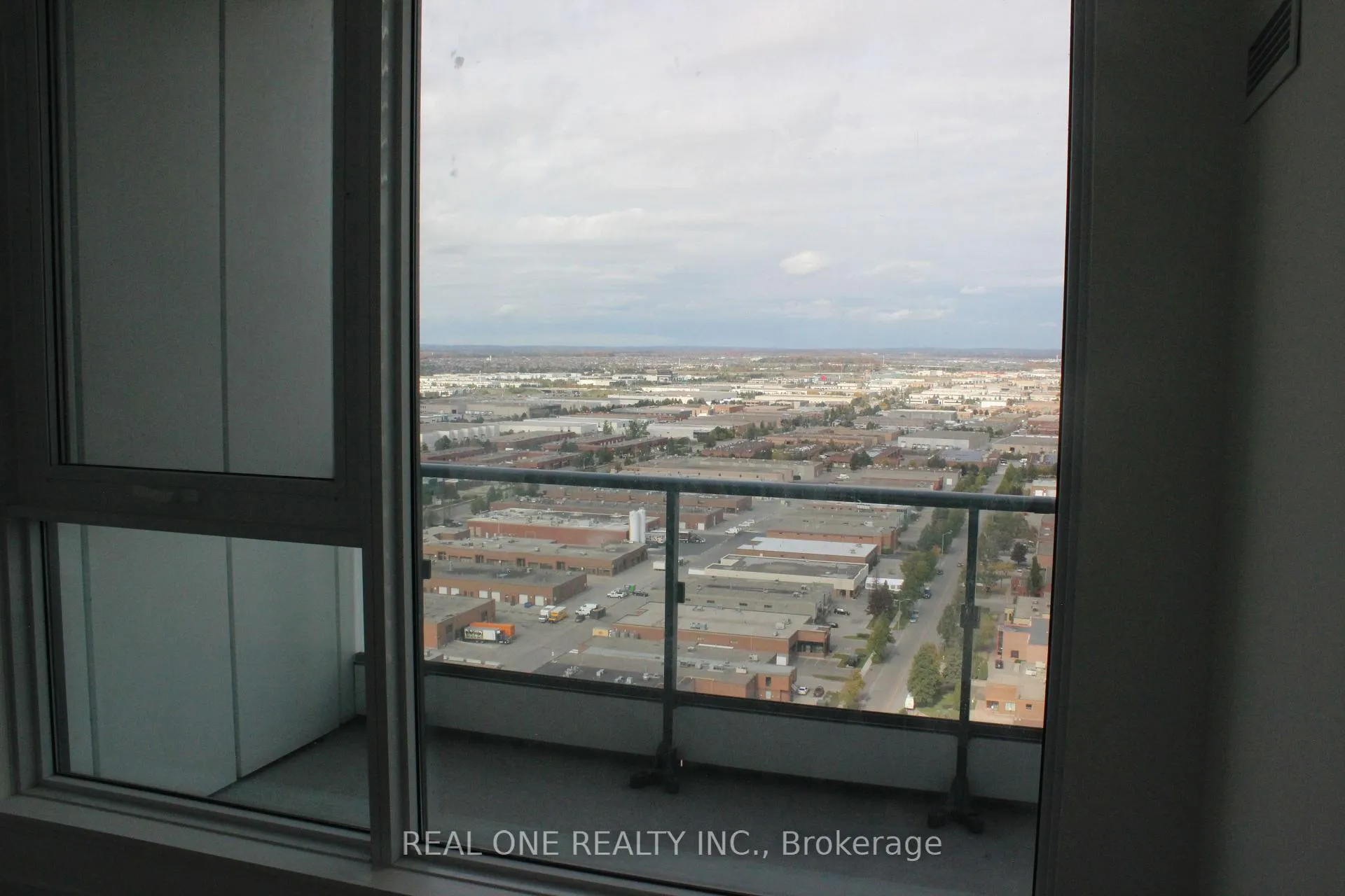 Photo 11 of Unit 2912, 5 Buttermill Avenue, Vaughan, Vaughan Corporate Centre — HOMEH