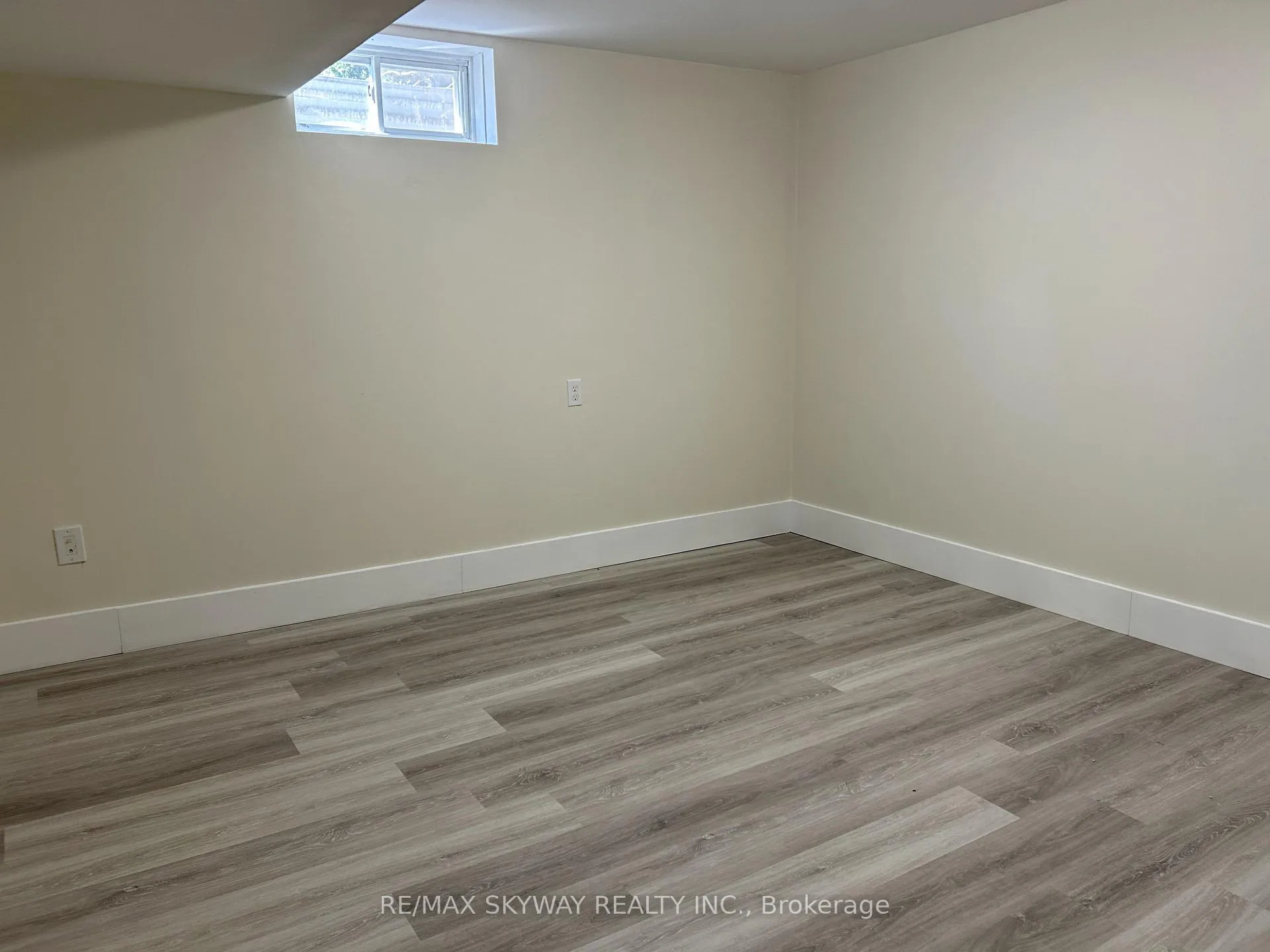 Photo 6 of Unit Basement, 118 Archdekin Drive, Brampton, Madoc — HOMEH