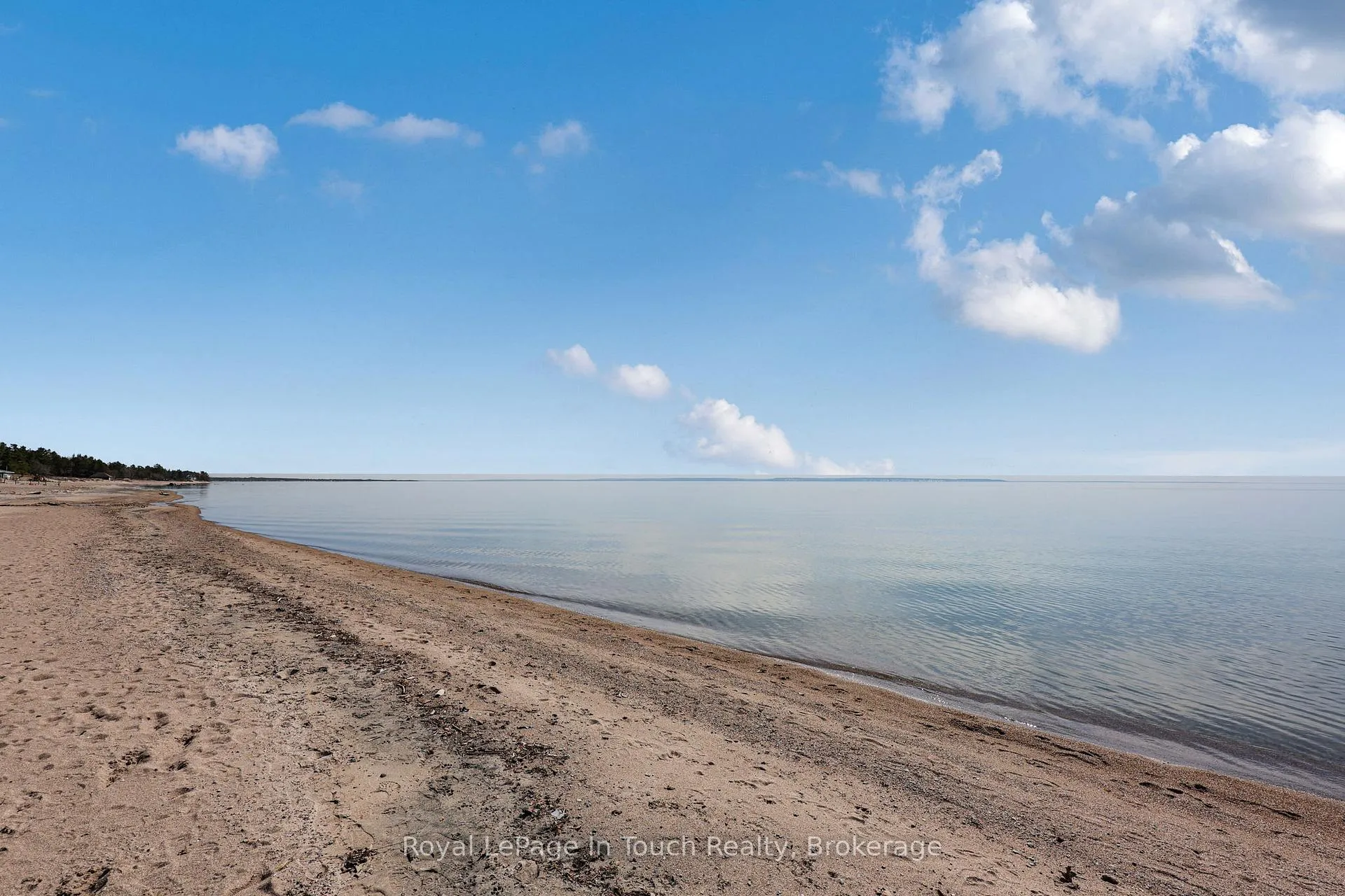 Photo 37 of 32 Tiny Beaches Road S, Tiny, Rural Tiny — HOMEH