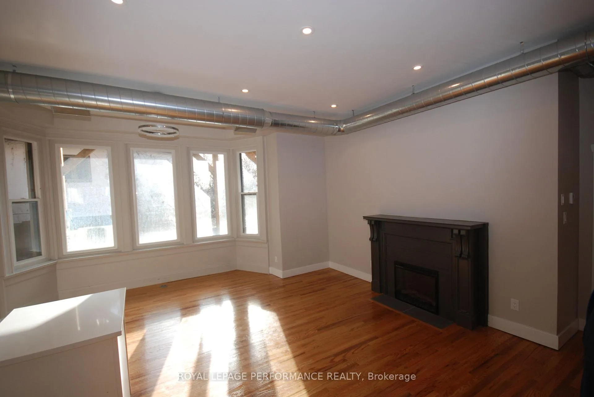Photo 3 of Unit 6, 4 Range Road, Ottawa, Sandy Hill — HOMEH